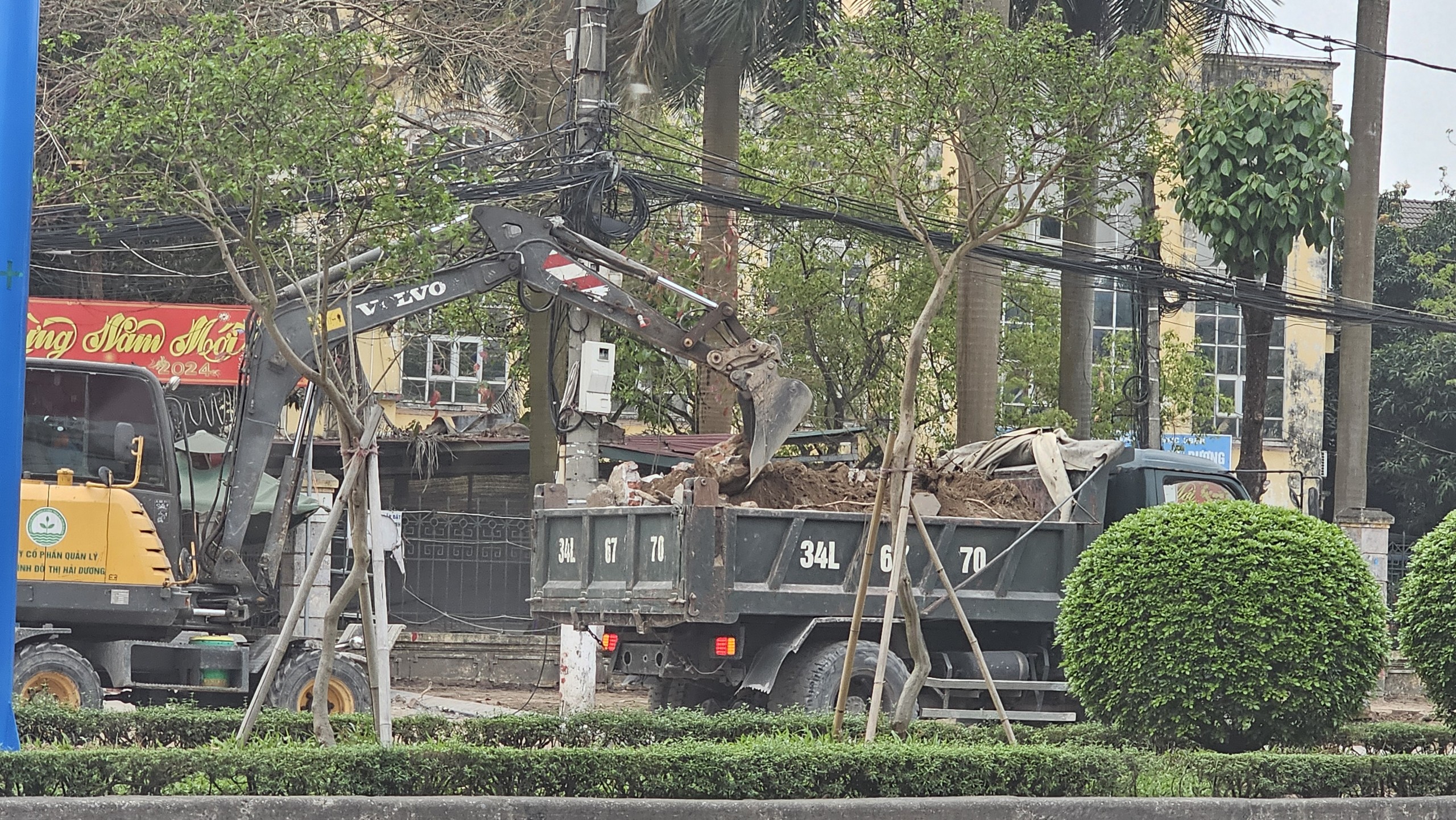 Hải Dương: Dự &aacute;n cải tạo vỉa h&egrave; thi c&ocirc;ng ẩu, đổ thải sai vị tr&iacute;- Ảnh 10.