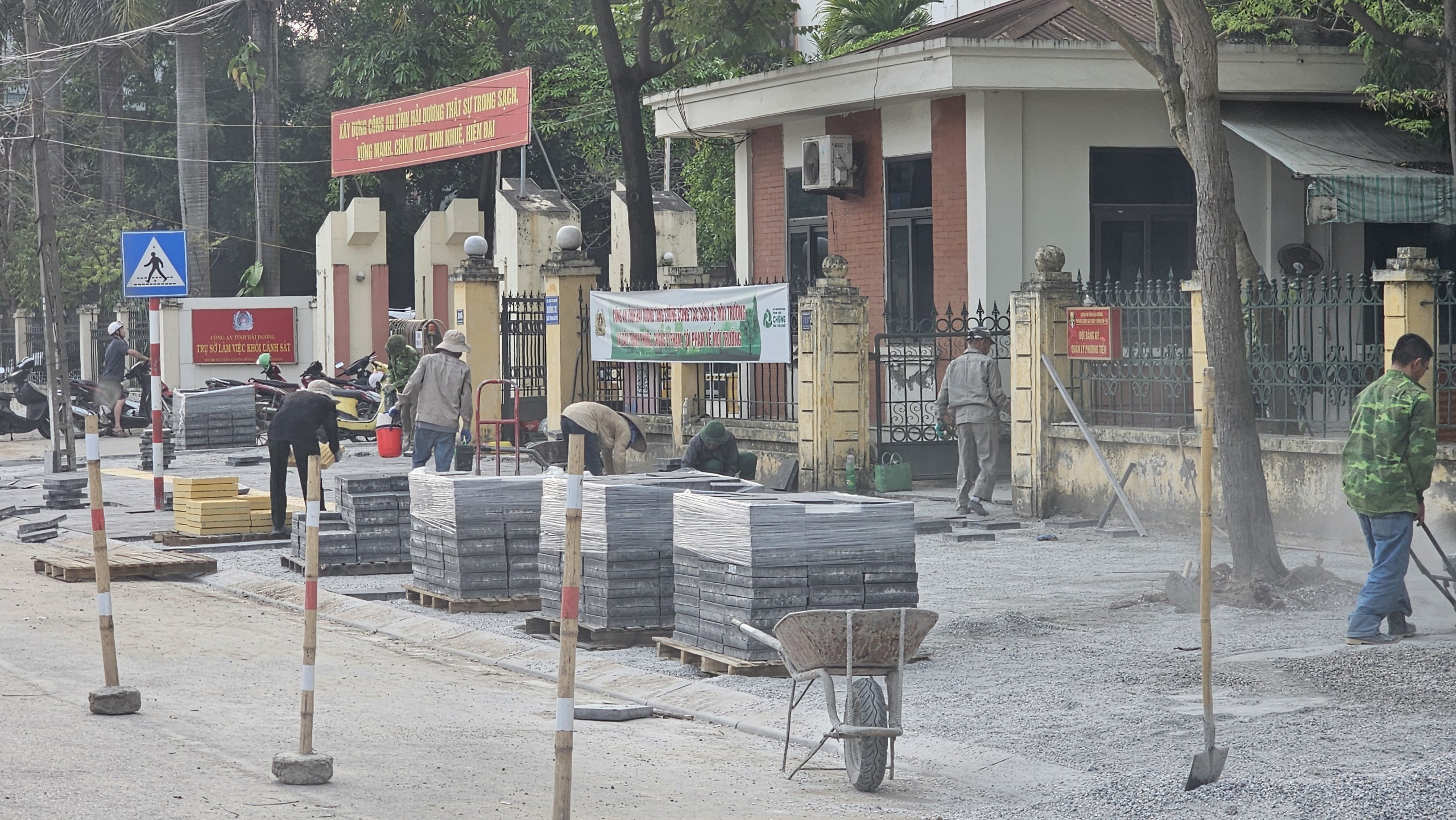 Hải Dương: Dự &aacute;n cải tạo vỉa h&egrave; thi c&ocirc;ng ẩu, đổ thải sai vị tr&iacute;- Ảnh 9.