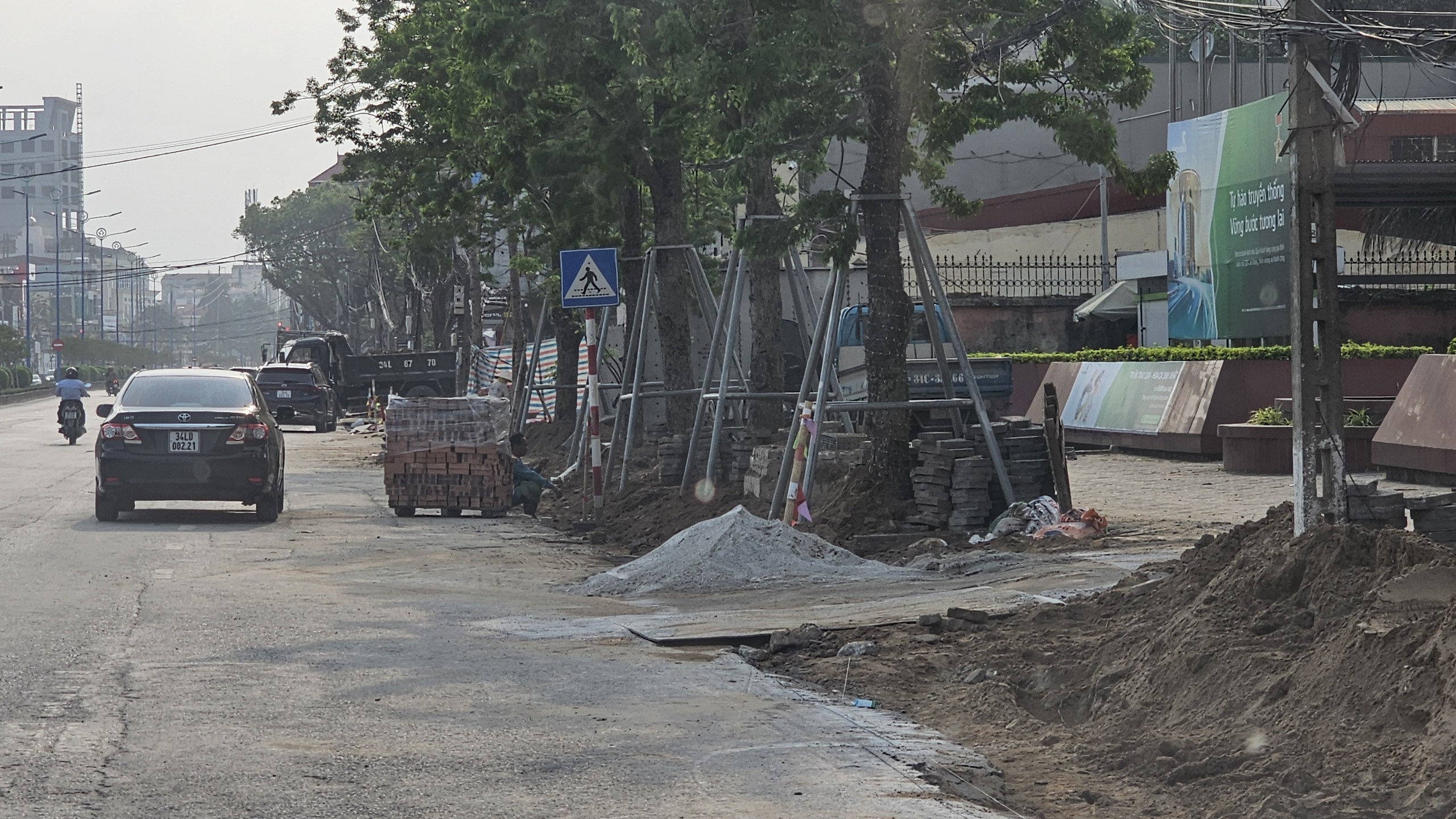 Hải Dương: Dự &aacute;n cải tạo vỉa h&egrave; thi c&ocirc;ng ẩu, đổ thải sai vị tr&iacute;- Ảnh 7.