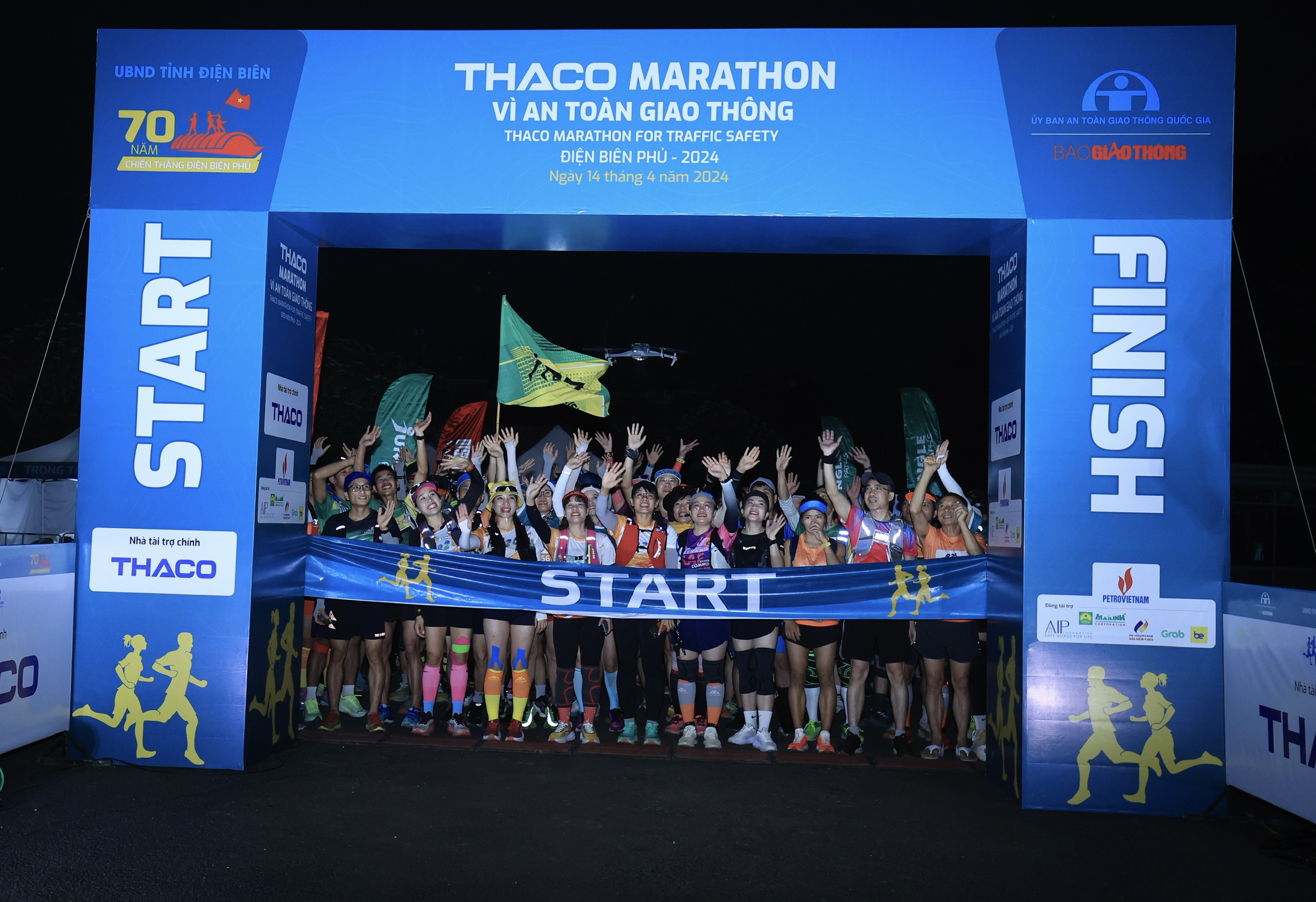 Trực tiếp: Giải THACO Marathon v&igrave; ATGT - Điện Bi&ecirc;n Phủ 2024 th&agrave;nh c&ocirc;ng rực rỡ- Ảnh 41.
