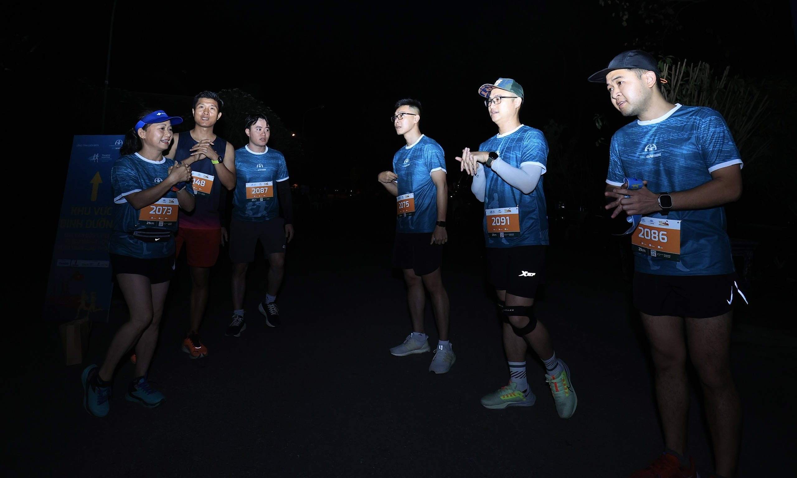 Trực tiếp: Giải THACO Marathon v&igrave; ATGT - Điện Bi&ecirc;n Phủ 2024 th&agrave;nh c&ocirc;ng rực rỡ- Ảnh 43.