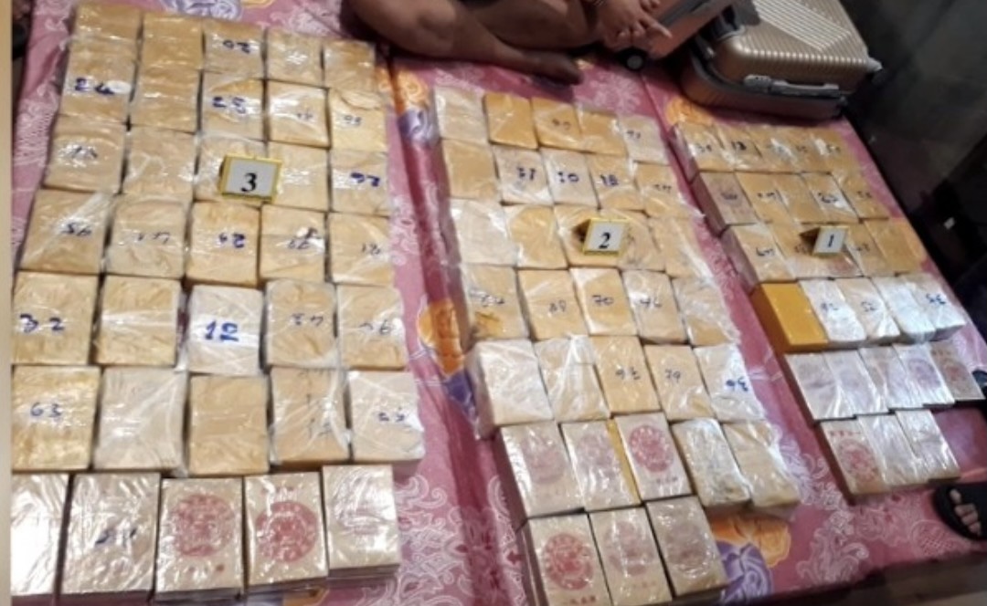 C&ocirc;ng an TP.HCM triệt ph&aacute; vụ vận chuyển 184 b&aacute;nh ma t&uacute;y- Ảnh 1.