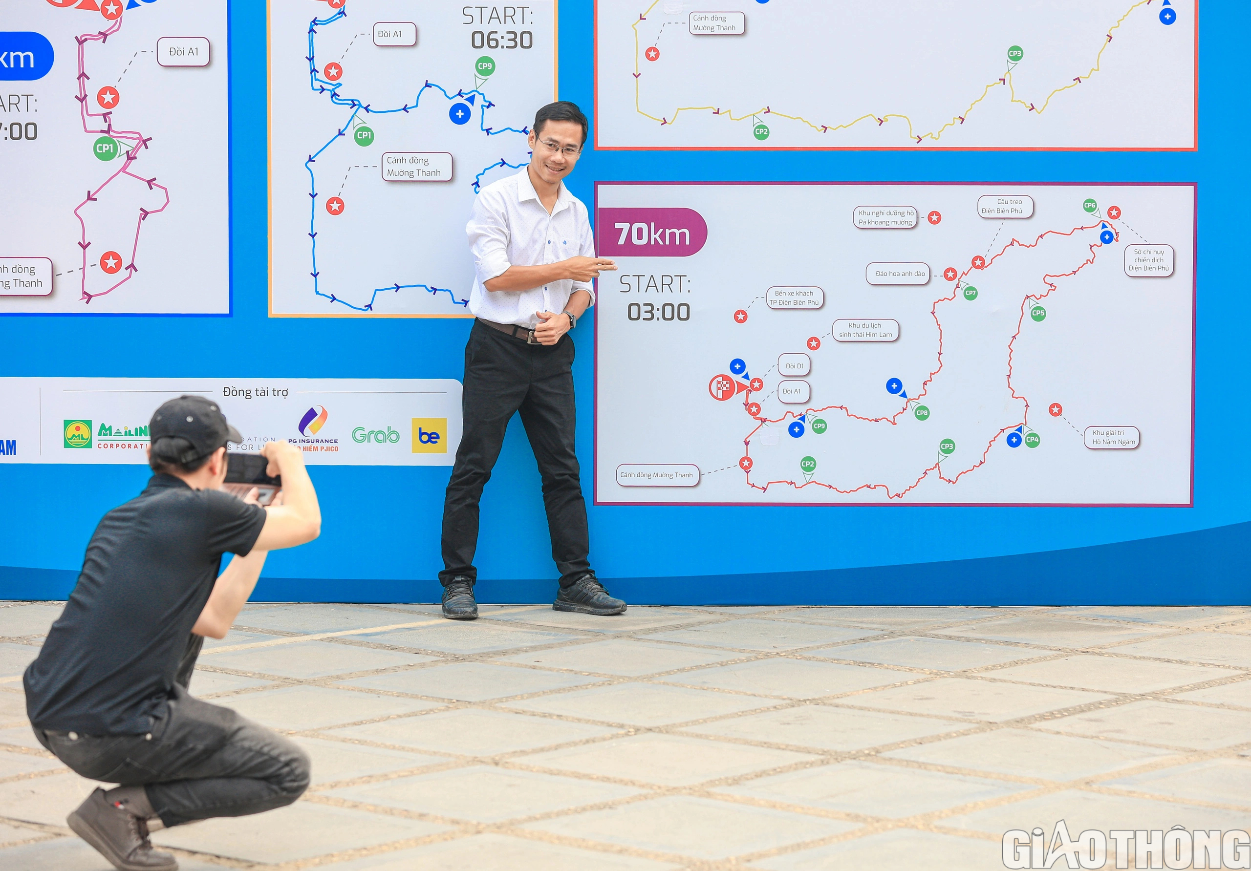 Runner h&agrave;o hứng nhận racekit, sẵn s&agrave;ng chinh phục Marathon v&igrave; ATGT - Điện Bi&ecirc;n Phủ 2024- Ảnh 9.