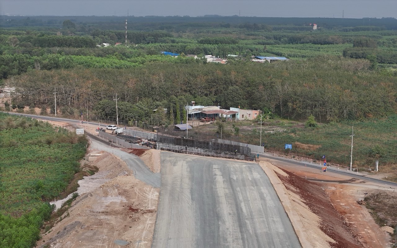 Giải ph&oacute;ng mặt bằng cao tốc Bi&ecirc;n H&ograve;a - Vũng T&agrave;u: Sẽ điều chuyển c&aacute;n bộ đủng đỉnh