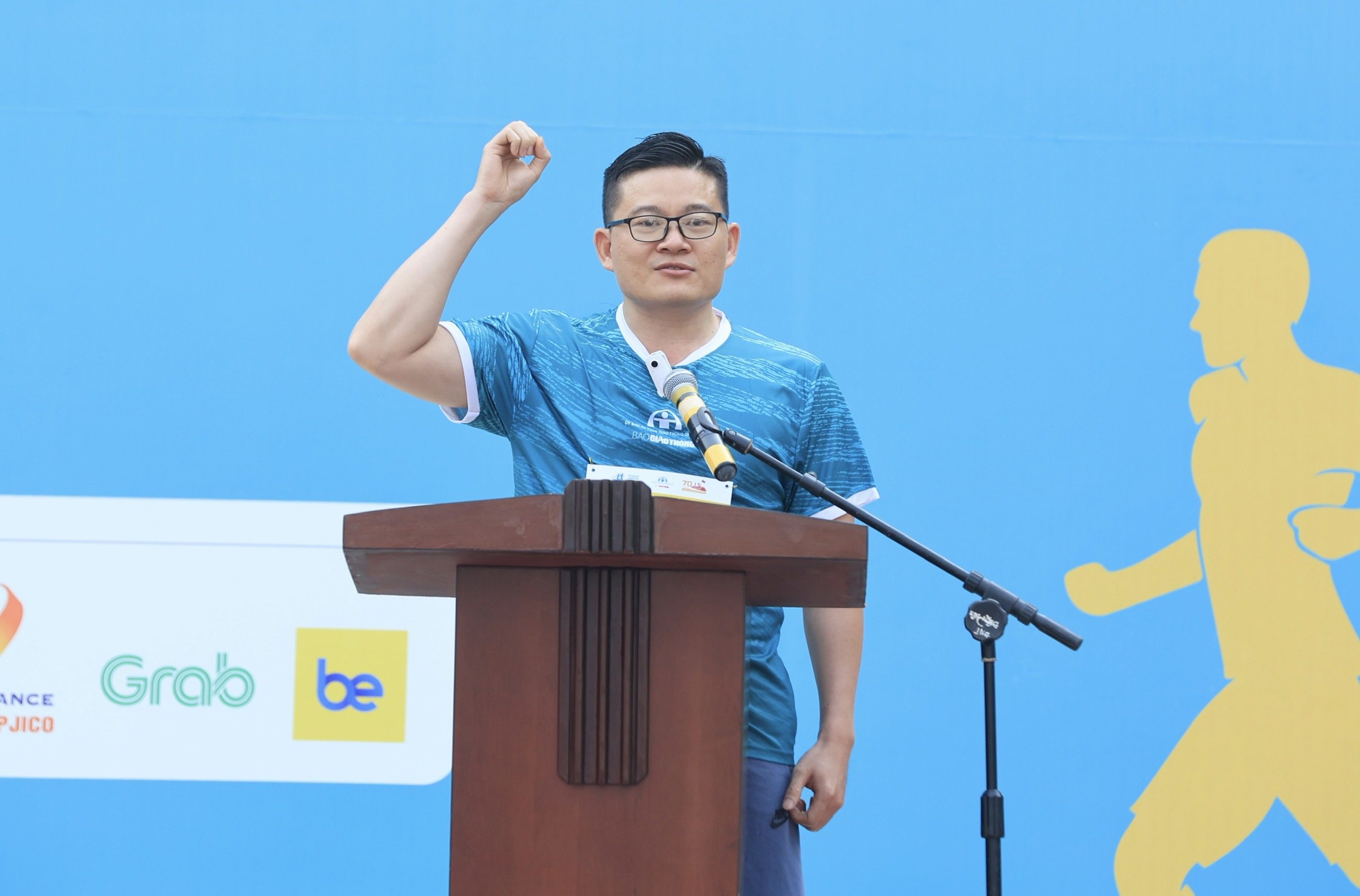 Trực tiếp: Giải THACO Marathon v&igrave; ATGT - Điện Bi&ecirc;n Phủ 2024 th&agrave;nh c&ocirc;ng rực rỡ- Ảnh 30.