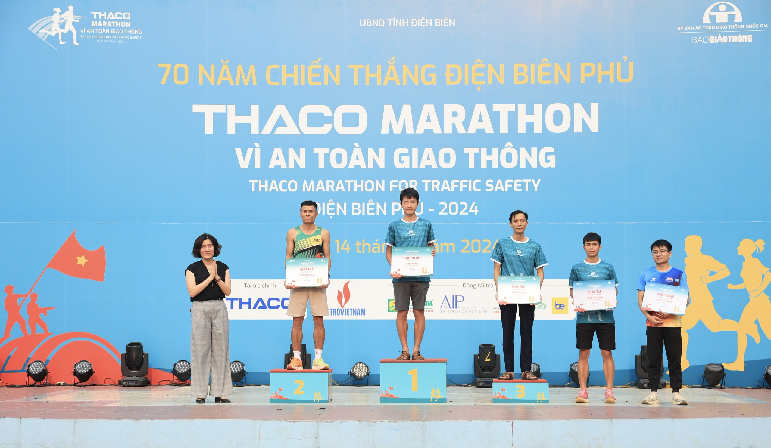 Trực tiếp: Giải THACO Marathon v&igrave; ATGT - Điện Bi&ecirc;n Phủ 2024 th&agrave;nh c&ocirc;ng rực rỡ- Ảnh 9.