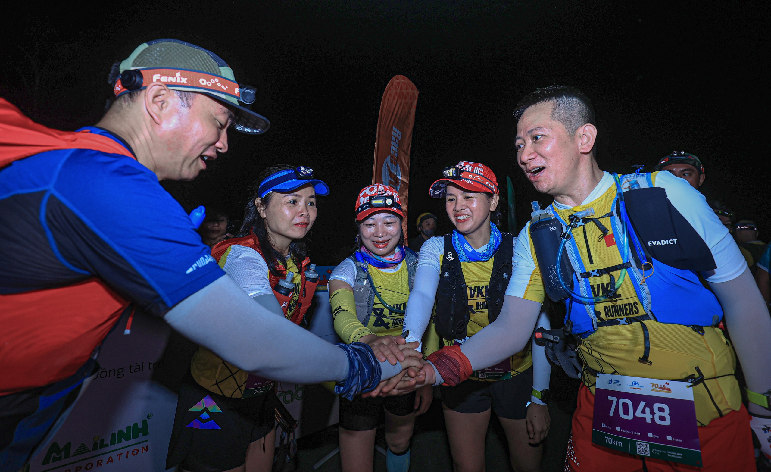 Những khoảnh khắc ấn tượng tại Giải THACO Marathon vì ATGT - Điện Biên Phủ 2024- Ảnh 2. Những khoảnh khắc ấn tượng tại Giải THACO Marathon vì ATGT - Điện Biên Phủ 2024- Ảnh 2.