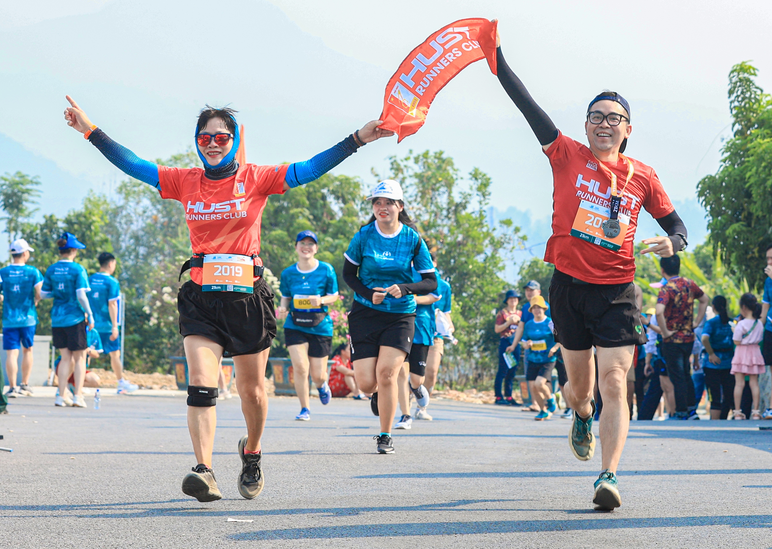 Những khoảnh khắc ấn tượng tại Giải THACO Marathon vì ATGT - Điện Biên Phủ 2024- Ảnh 20. Những khoảnh khắc ấn tượng tại Giải THACO Marathon vì ATGT - Điện Biên Phủ 2024- Ảnh 20.