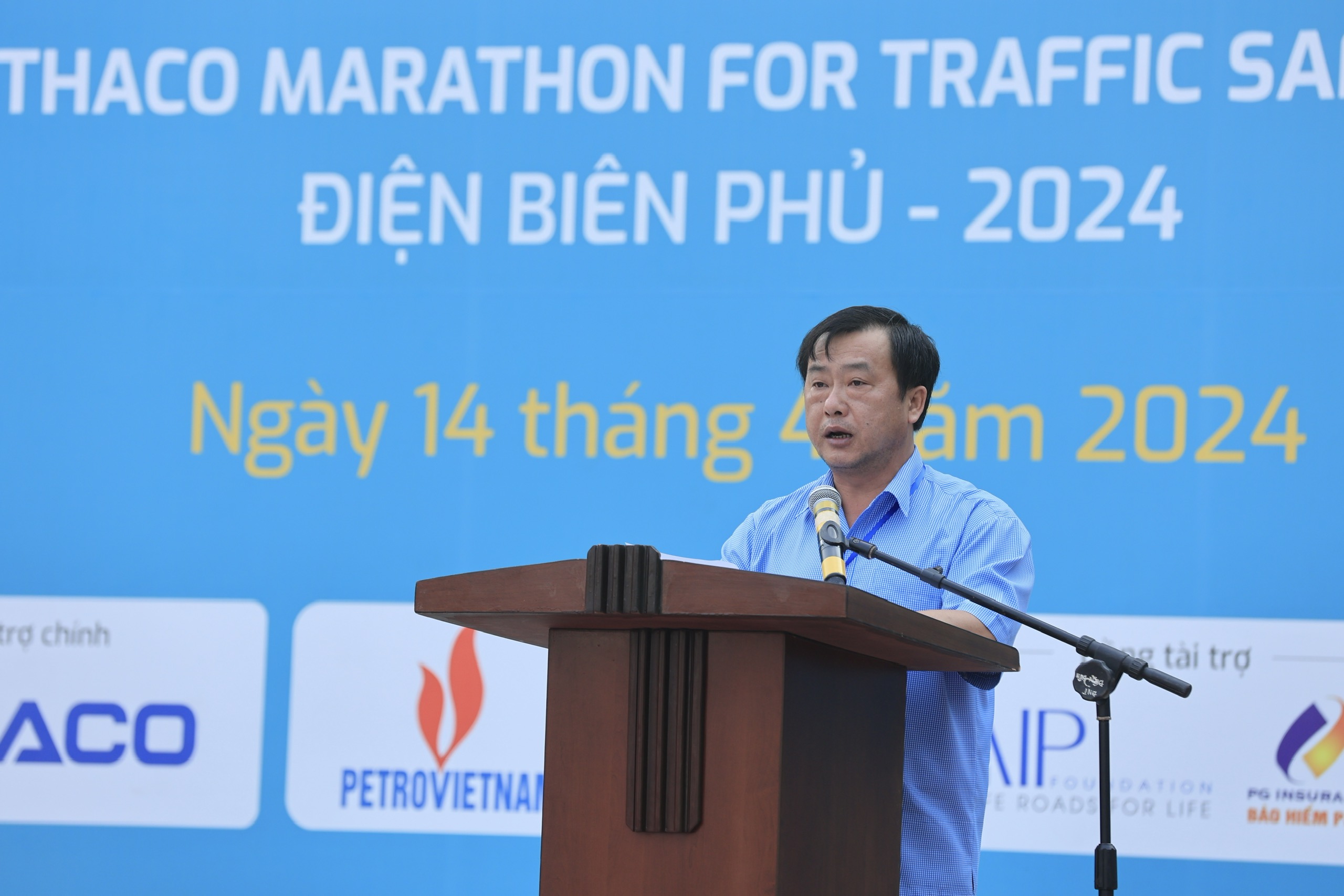 Trực tiếp: Giải THACO Marathon v&igrave; ATGT - Điện Bi&ecirc;n Phủ 2024 th&agrave;nh c&ocirc;ng rực rỡ- Ảnh 34.