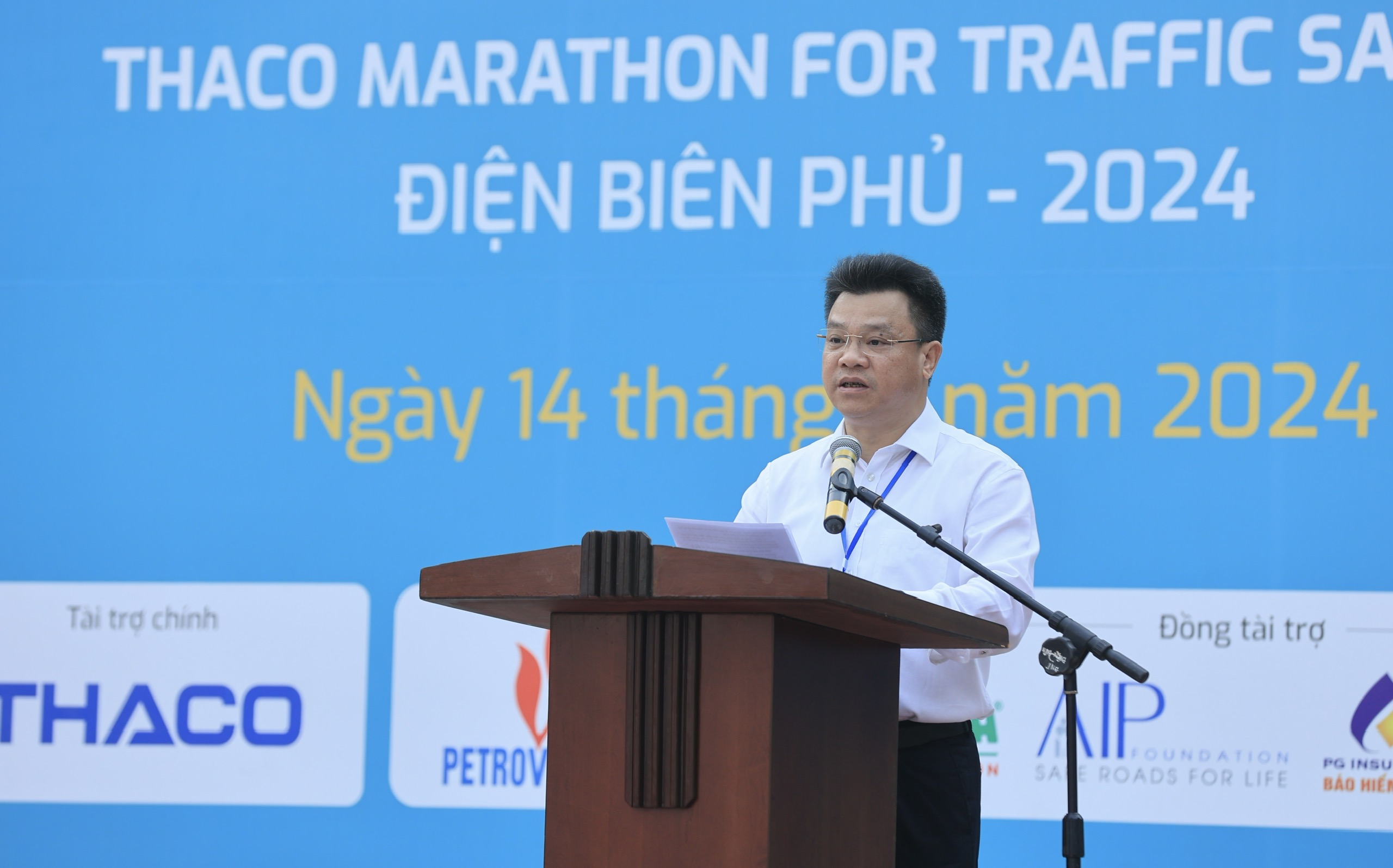 Trực tiếp: Giải THACO Marathon v&igrave; ATGT - Điện Bi&ecirc;n Phủ 2024 th&agrave;nh c&ocirc;ng rực rỡ- Ảnh 33.