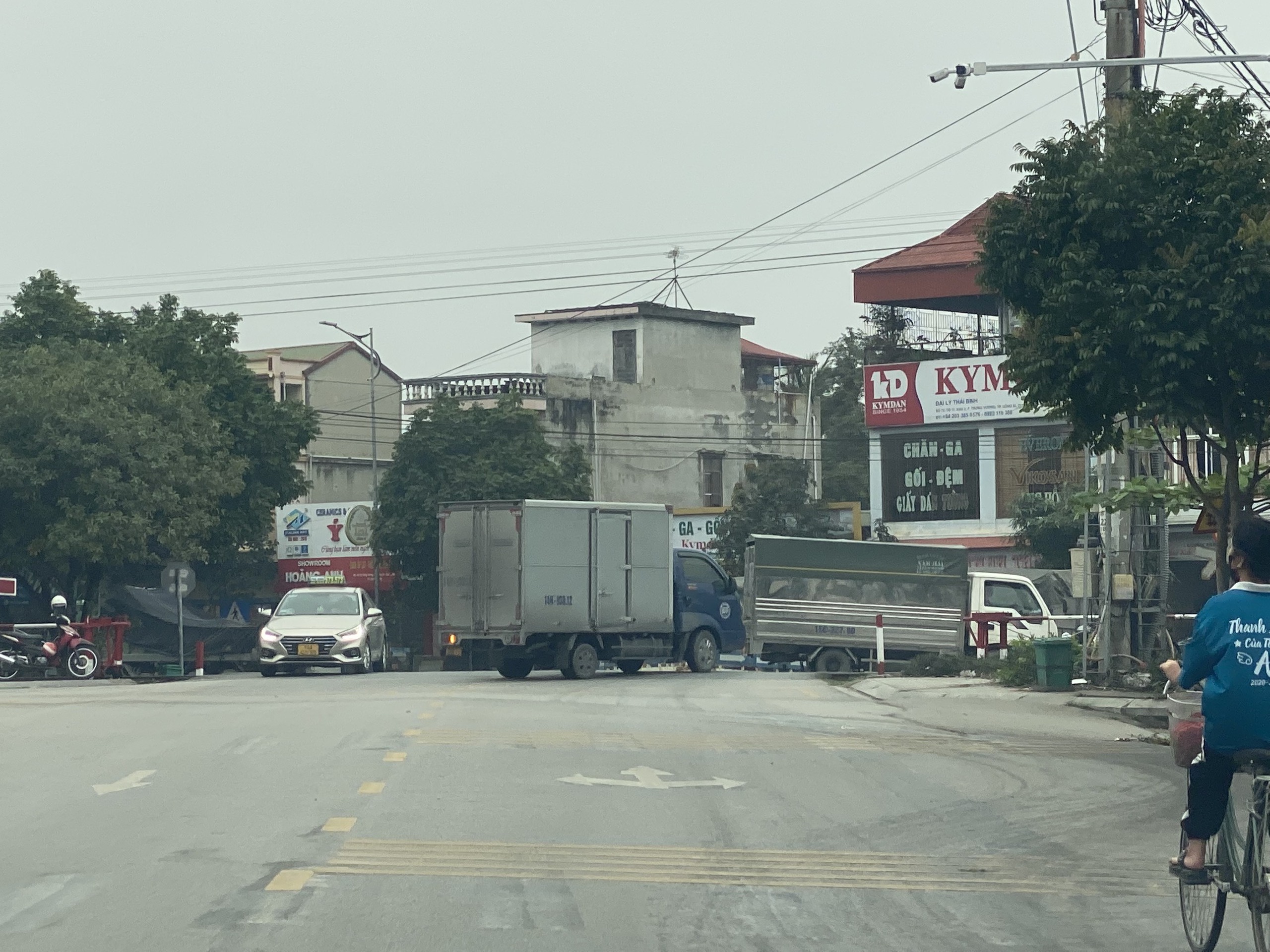 V&igrave; sao đoạn quốc lộ 18 d&agrave;i hơn 2km thường xuy&ecirc;n xảy ra TNGT?- Ảnh 1.