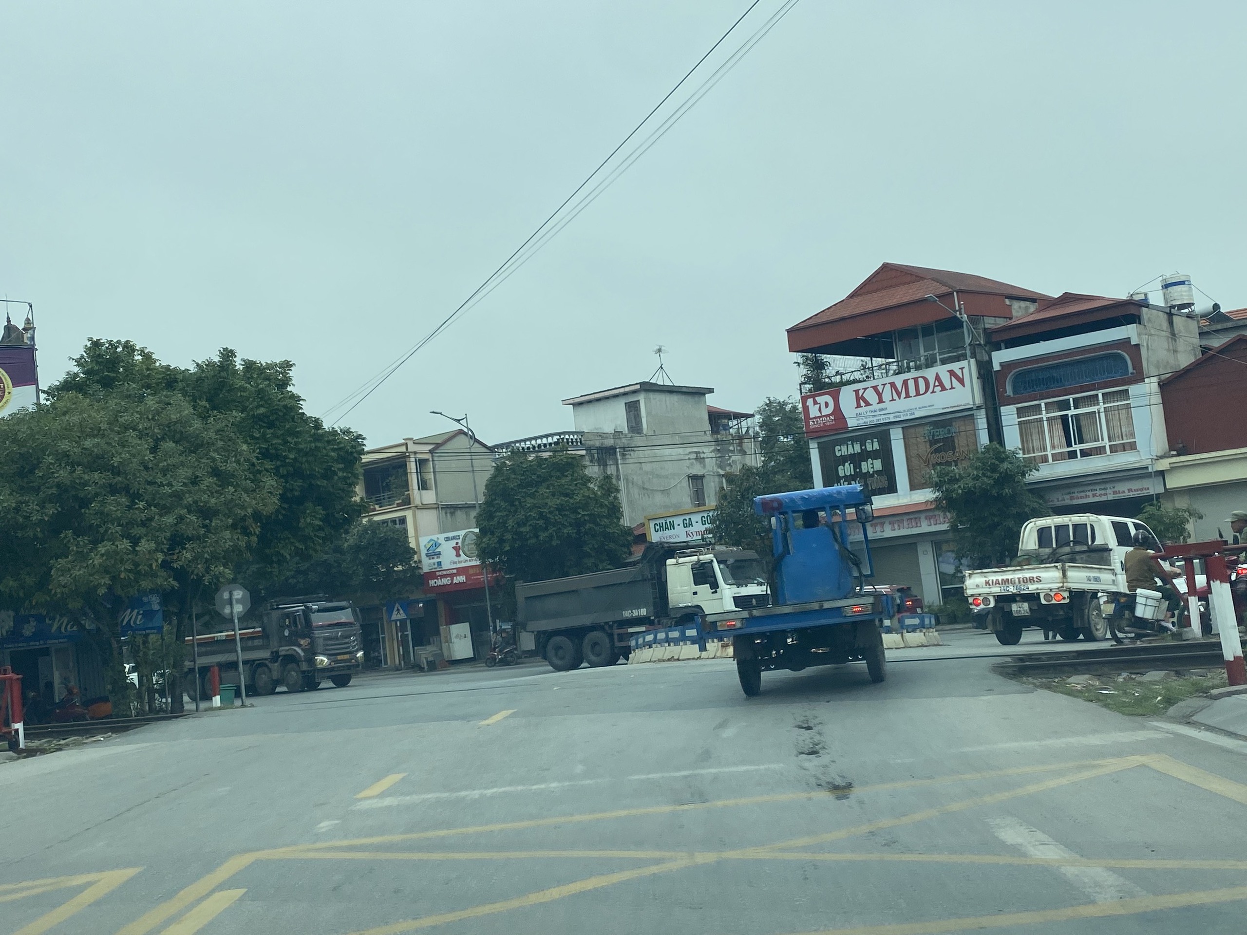 V&igrave; sao đoạn quốc lộ 18 d&agrave;i hơn 2km thường xuy&ecirc;n xảy ra TNGT?- Ảnh 4.