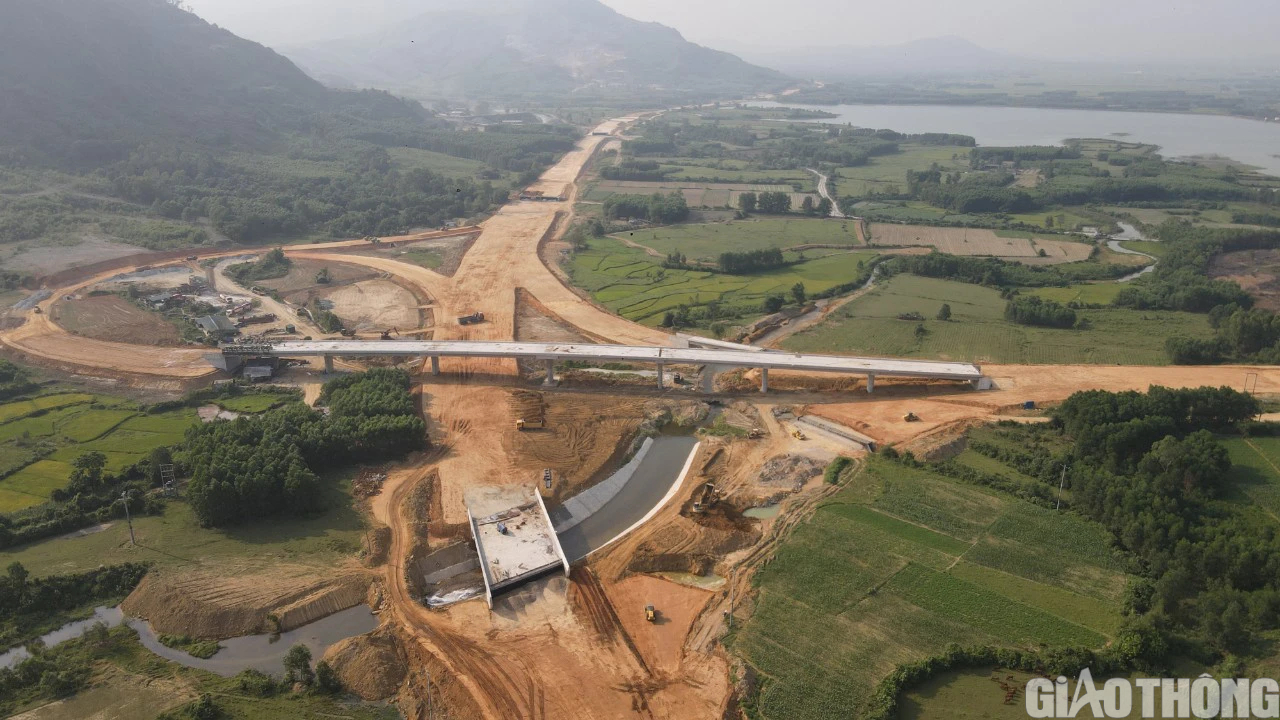 Diện mạo cao tốc Bắc - Nam qua H&agrave; Tĩnh thay đổi từng ng&agrave;y- Ảnh 10.