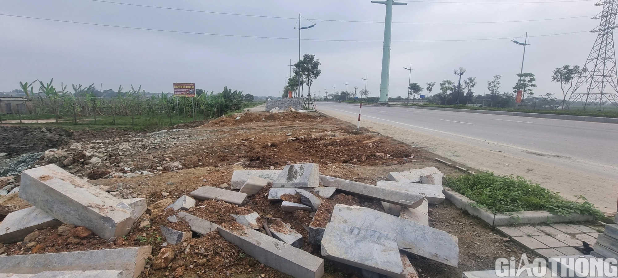 Thi c&ocirc;ng 2 dự &aacute;n gần ngh&igrave;n tỷ đồng nhưng "qu&ecirc;n" xin đấu nối đường- Ảnh 1.