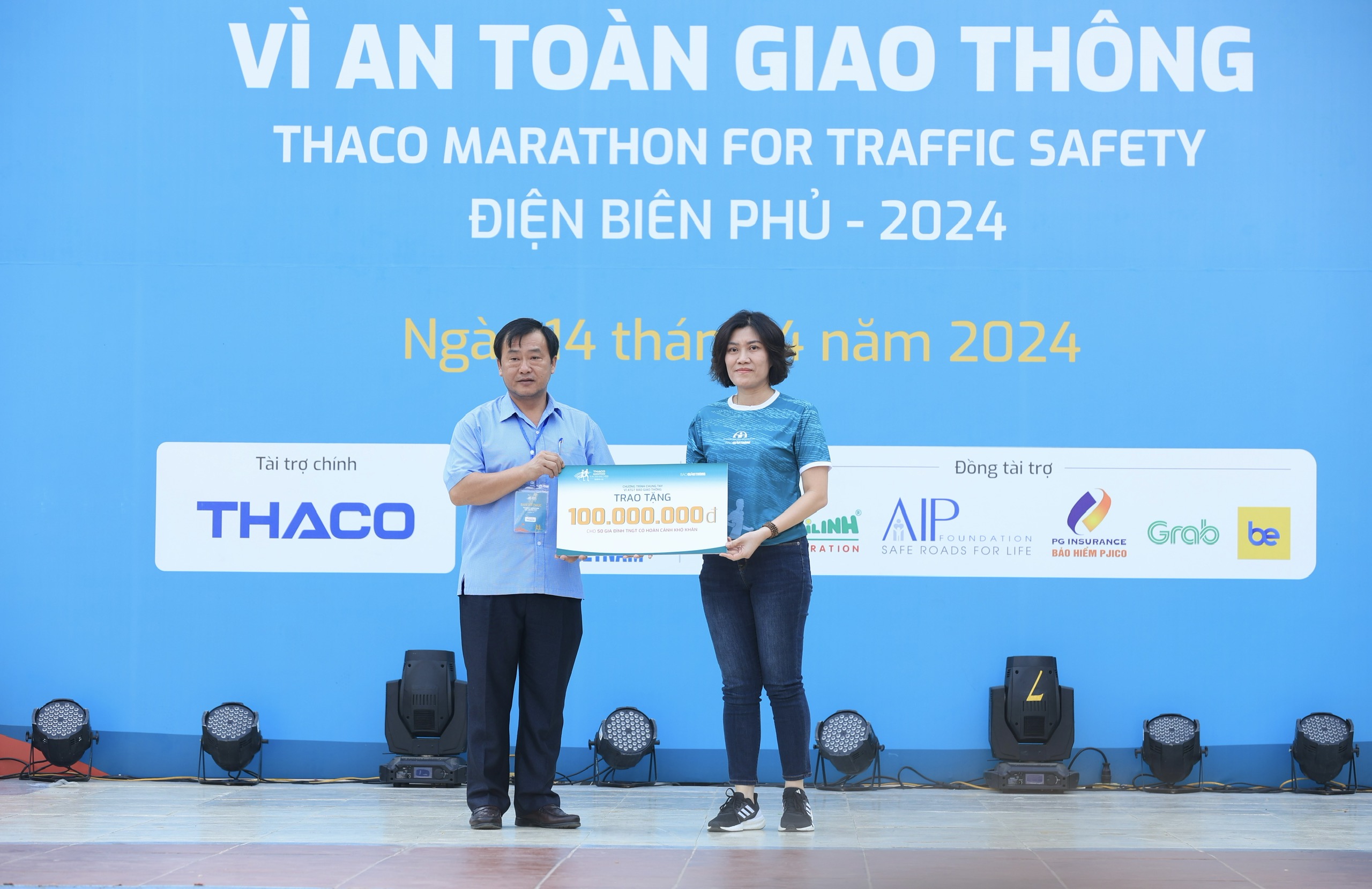 Những khoảnh khắc ấn tượng tại Giải THACO Marathon vì ATGT - Điện Biên Phủ 2024- Ảnh 24. Những khoảnh khắc ấn tượng tại Giải THACO Marathon vì ATGT - Điện Biên Phủ 2024- Ảnh 24.