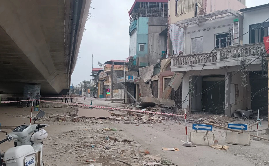 Tai nạn khi giải toả mặt bằng dự &aacute;n n&uacute;t giao Cơ điện, một c&ocirc;ng nh&acirc;n bị thương- Ảnh 1.