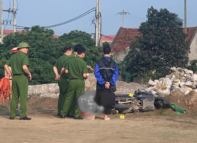 Ngã trên đường đang thi công, người đàn ông đi xe máy tử vong- Ảnh 1. Ngã trên đường đang thi công, người đàn ông đi xe máy tử vong- Ảnh 1.