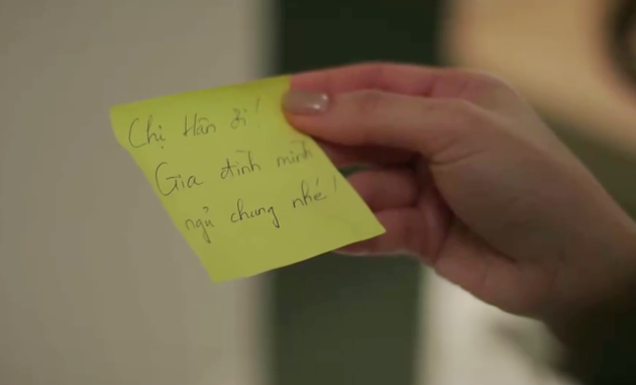 M&igrave;nh y&ecirc;u nhau b&igrave;nh y&ecirc;n th&ocirc;i tập 32: B&agrave; Giang bị lừa mất 300 triệu- Ảnh 2.