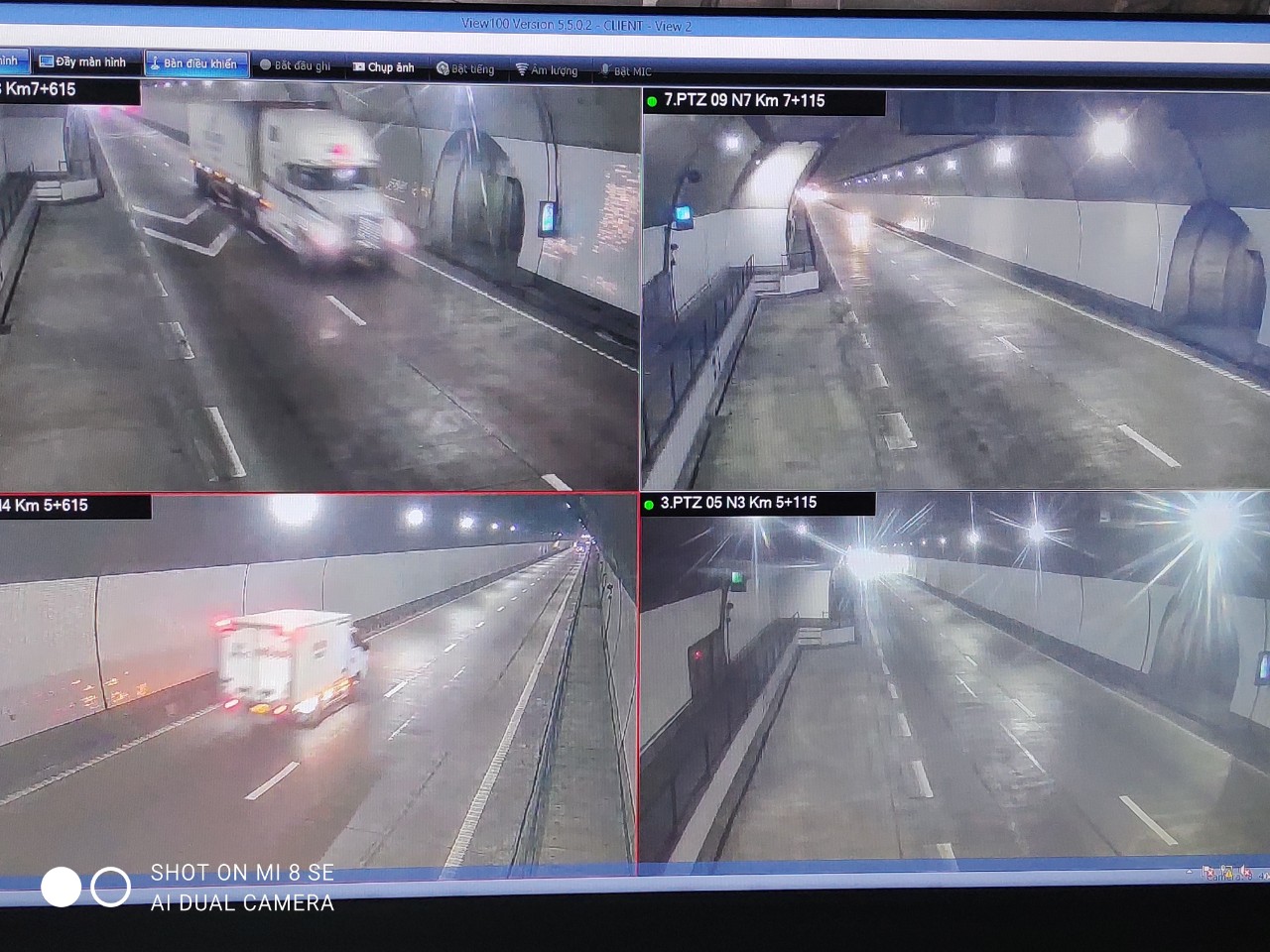 Hỗ trợ xe qu&aacute; khổ qua hầm Đ&egrave;o Cả trong thời gian hầm B&atilde;i Gi&oacute; gặp sự cố- Ảnh 1.