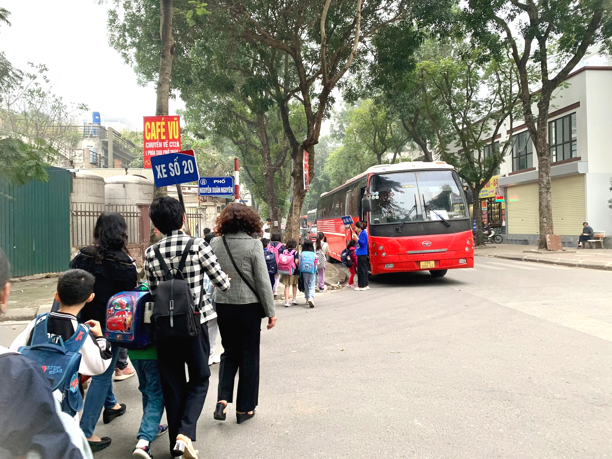 Sẽ c&oacute; ti&ecirc;u chuẩn kỹ thuật ri&ecirc;ng đối với &ocirc; t&ocirc; chở học sinh- Ảnh 1.