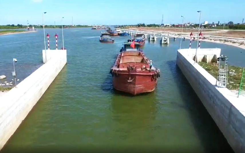 Ho&agrave;n tất bảo tr&igrave; &acirc;u t&agrave;u, phương tiện được đi qua k&ecirc;nh Nghĩa Hưng trở lại