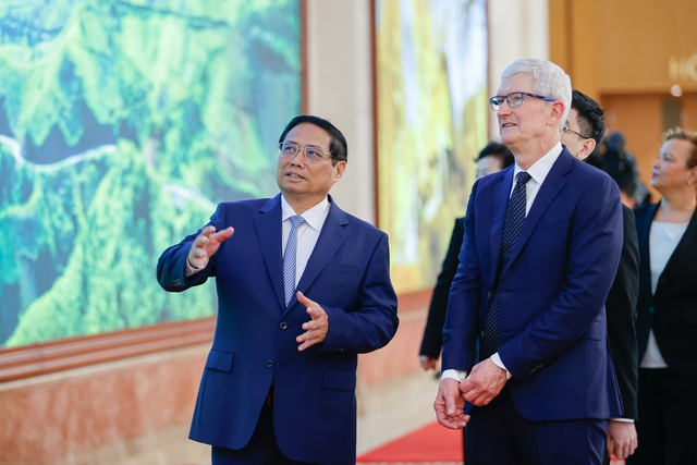 Gặp Thủ tướng, CEO Apple khẳng định sẽ mua nhiều hơn linh kiện đối t&aacute;c sản xuất ở Việt Nam- Ảnh 3.