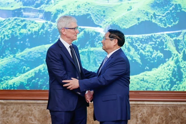 Gặp Thủ tướng, CEO Apple khẳng định sẽ mua nhiều hơn linh kiện đối t&aacute;c sản xuất ở Việt Nam- Ảnh 1.