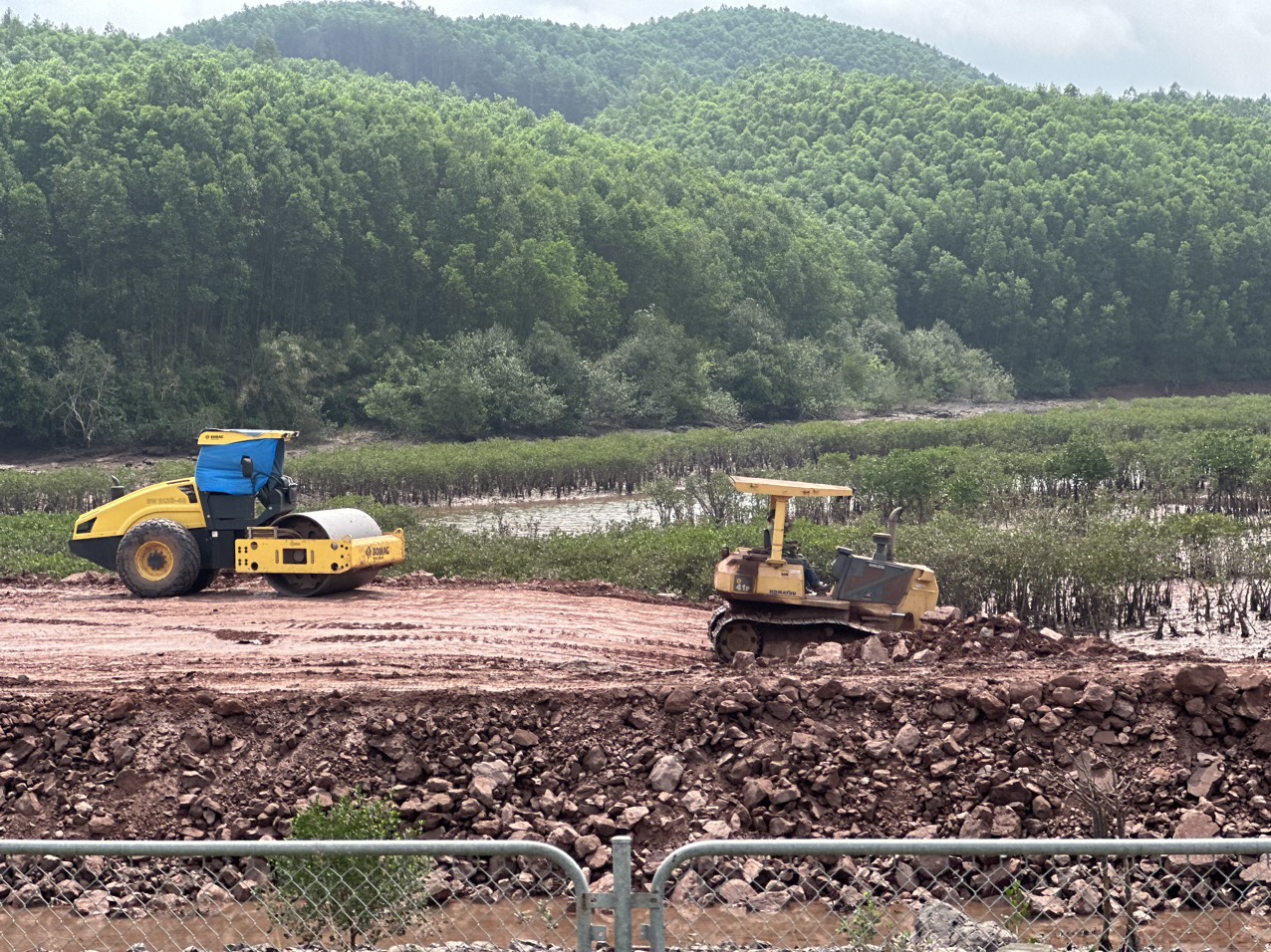 Quảng Ninh t&iacute;ch cực th&aacute;o gỡ "điểm nghẽn", đẩy nhanh tiến độ dự &aacute;n giao th&ocirc;ng- Ảnh 3.