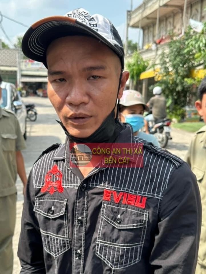 Người đ&agrave;n &ocirc;ng su&yacute;t mất mạng v&igrave; h&aacute;t karaoke bằng loa kẹo k&eacute;o- Ảnh 1.