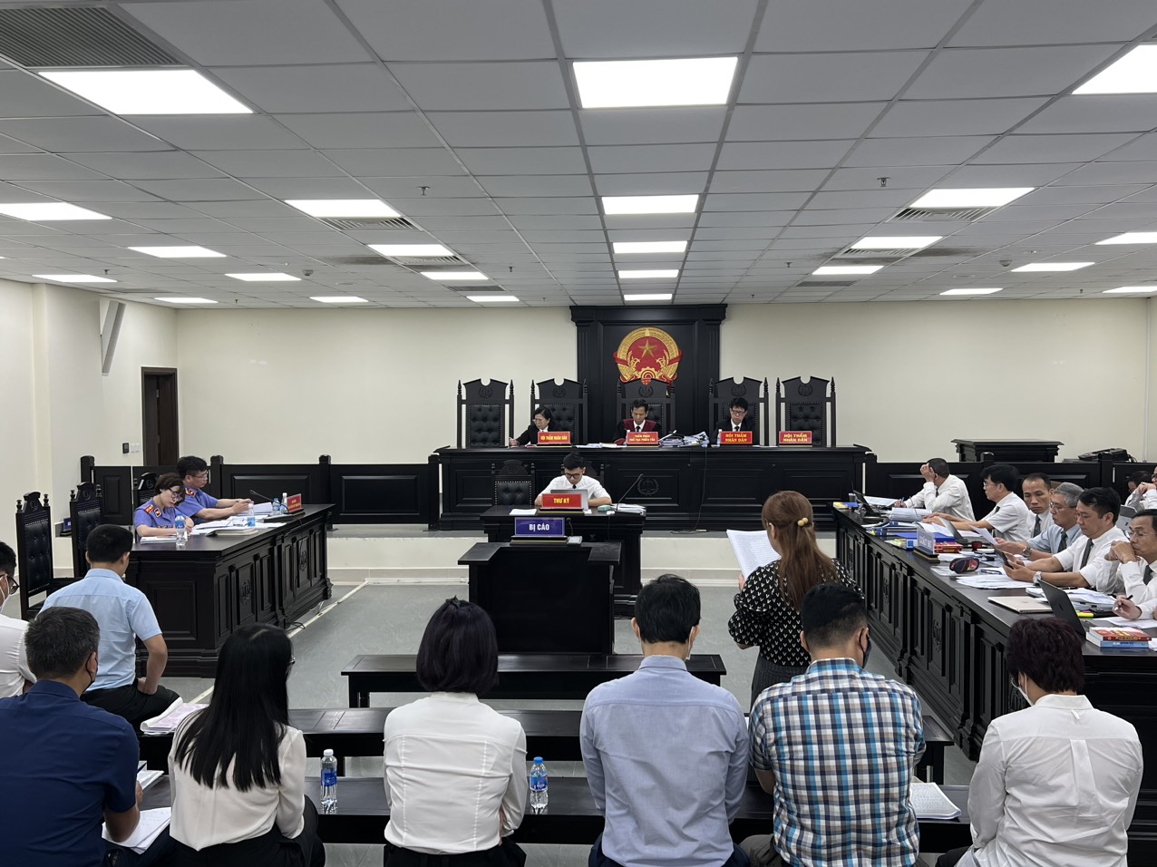 T&ograve;a trả hồ sơ điều tra bổ sung vụ d&igrave;m gi&aacute; đất khi đấu thầu ở H&agrave; Nội- Ảnh 2.