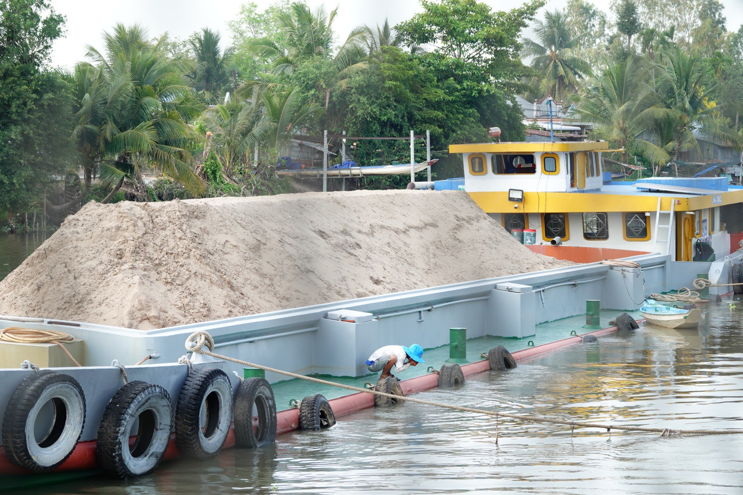 Những khối c&aacute;t đầu ti&ecirc;n về c&ocirc;ng trường cao tốc trục ngang qua Cần Thơ- Ảnh 3.
