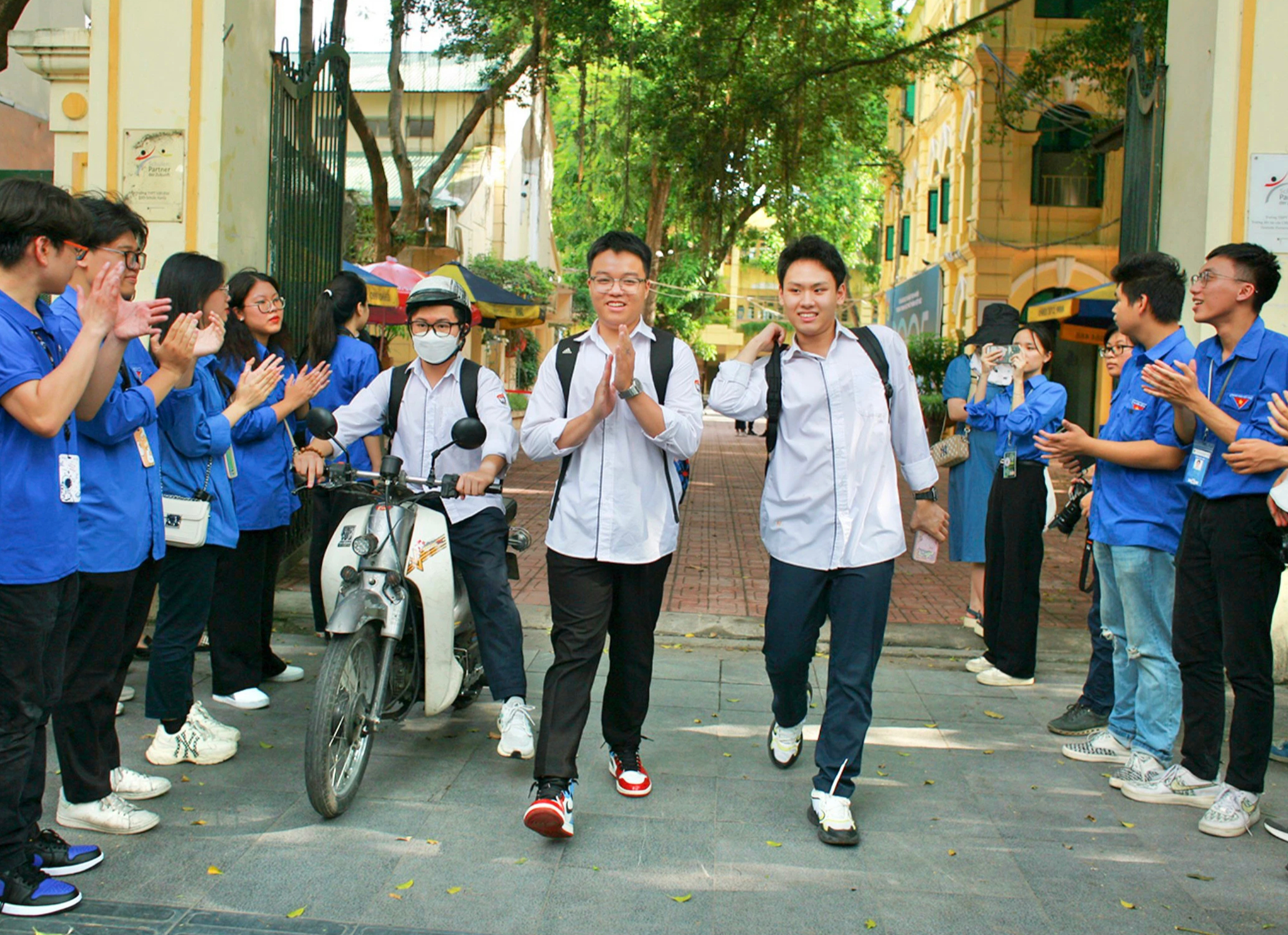 Tuyển sinh Đại học 2024: Thí sinh lưu ý tiêu chí phụ tránh "rớt oan"- Ảnh 1. Tuyển sinh Đại học 2024: Thí sinh lưu ý tiêu chí phụ tránh "rớt oan"- Ảnh 1.