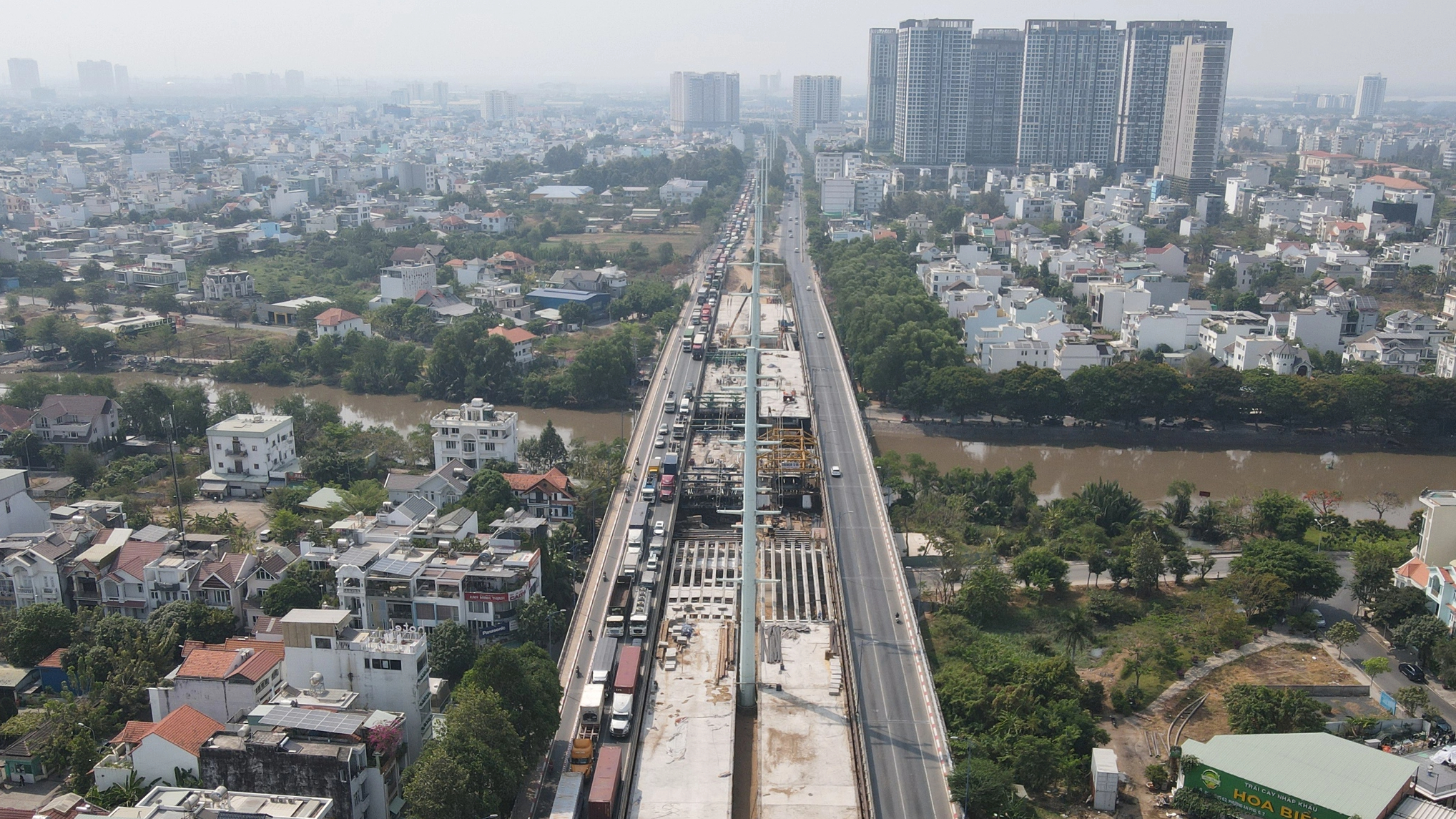 TP.HCM: N&uacute;t giao An Ph&uacute; tăng tốc thi c&ocirc;ng để tr&aacute;nh &ugrave;n tắc k&eacute;p- Ảnh 6.