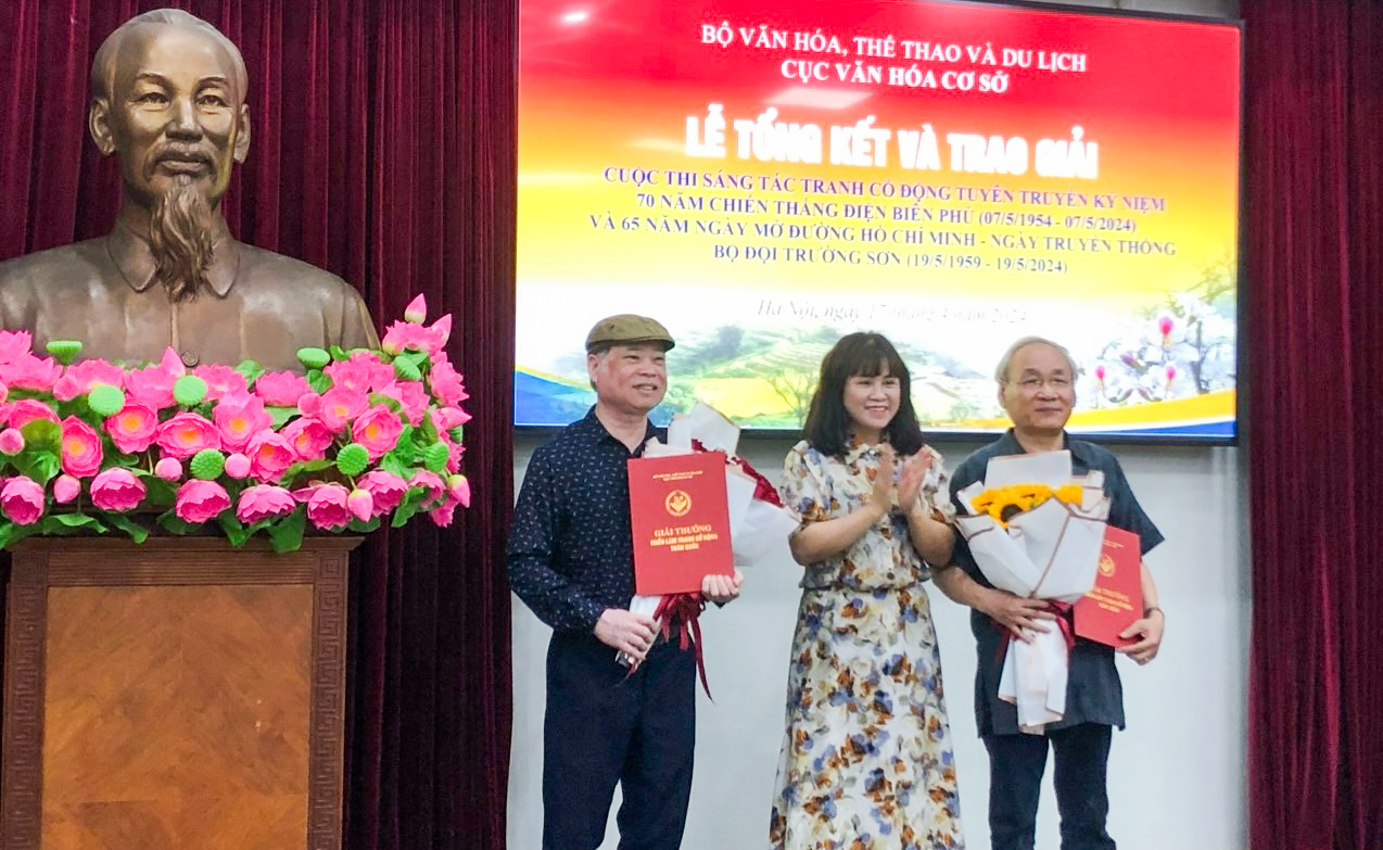 Bộ Văn ho&aacute; trao 33 giải tranh cổ động về Chiến thắng Điện Bi&ecirc;n Phủ- Ảnh 1.