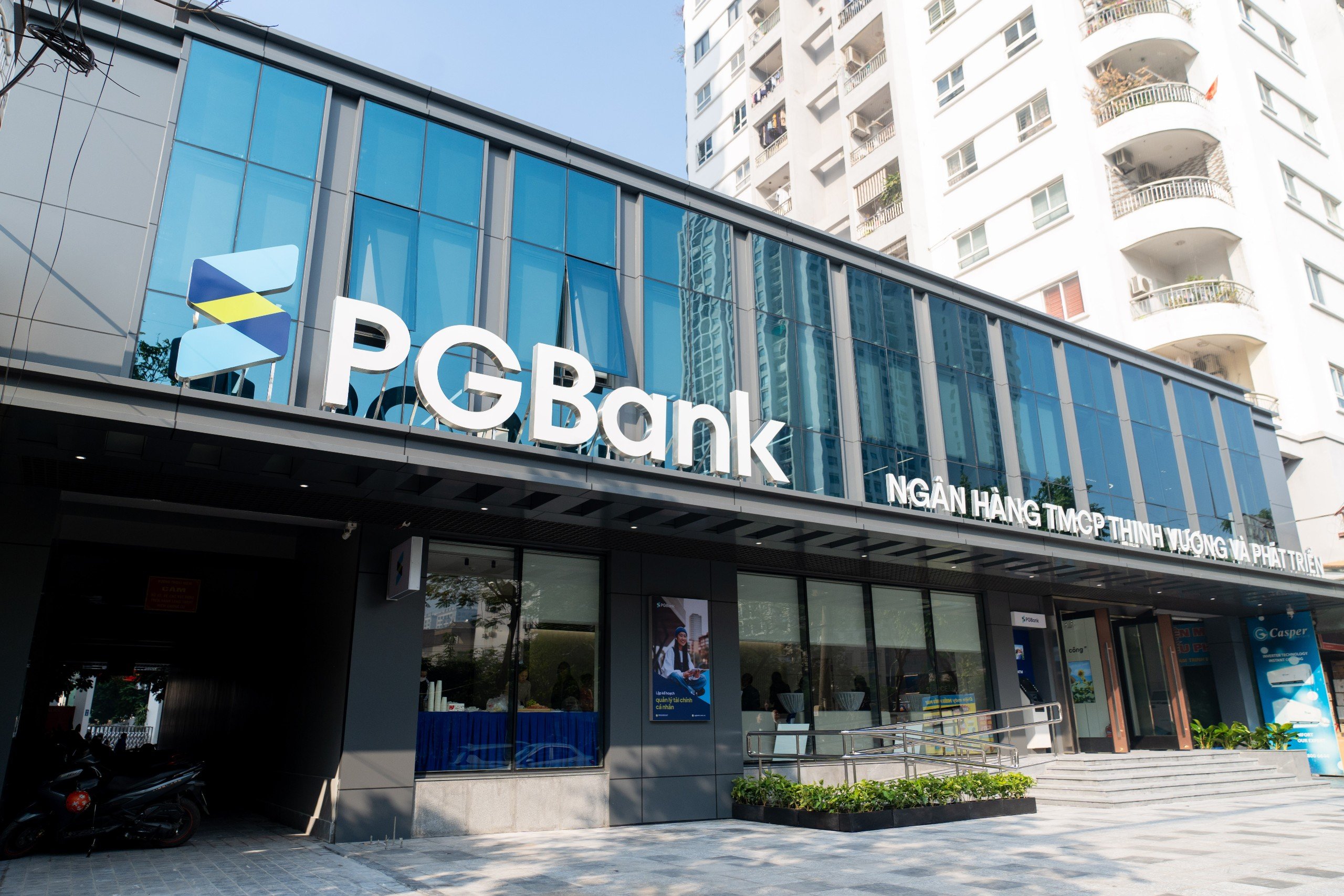 PGBank: Lợi nhuận giảm, nợ xấu tăng, 2 l&atilde;nh đạo xin từ nhiệm- Ảnh 1.