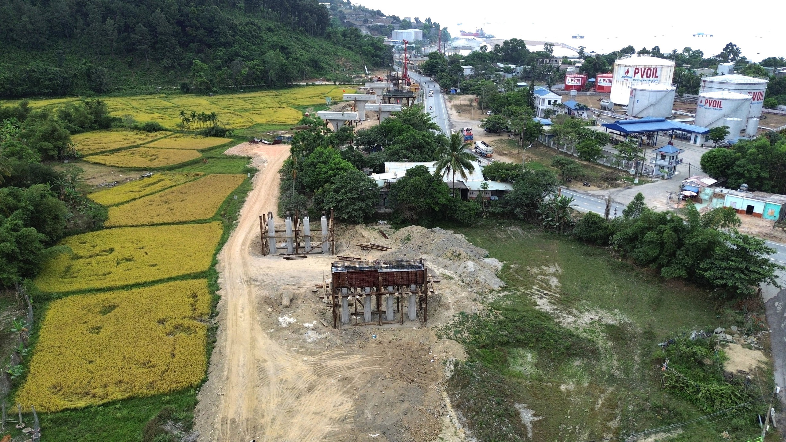 Đường ven biển nối cảng Li&ecirc;n Chiểu thi c&ocirc;ng ra sao khi vướng mặt bằng?- Ảnh 6.