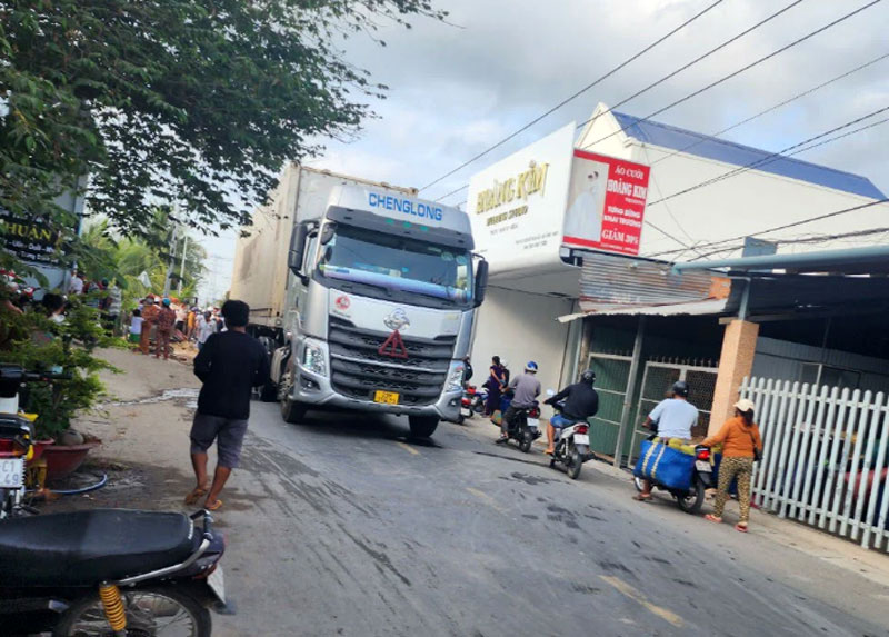 Hiện trường vụ tai nạn l&agrave;m nam học sinh lớp 6 tử vong.