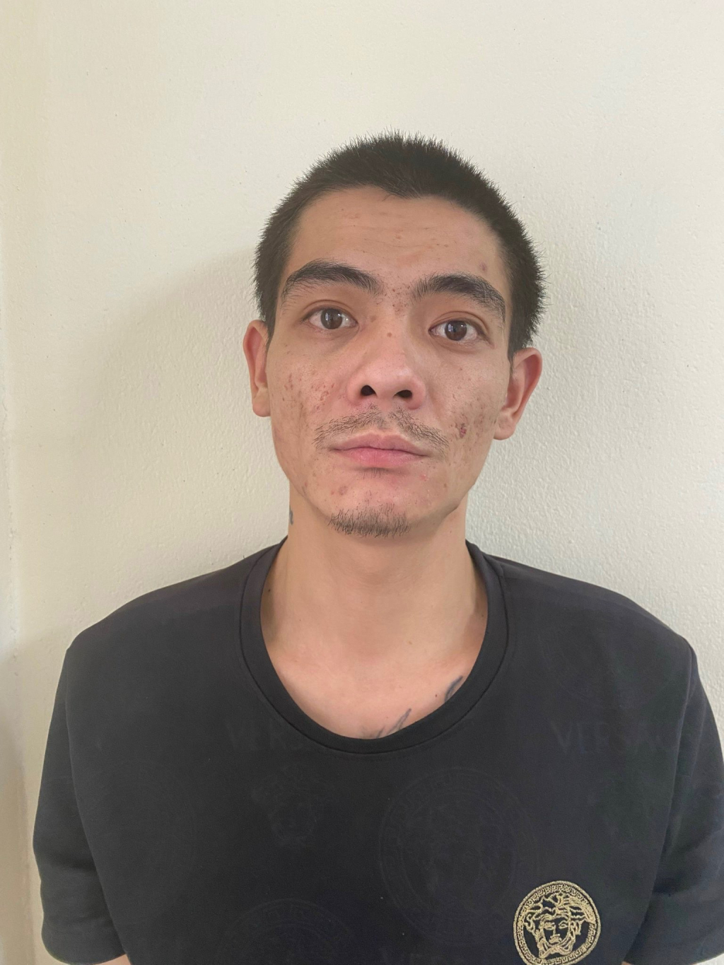 Bắt 2 đối tượng d&ugrave;ng kiếm truy s&aacute;t người đi đường rồi lấy xe m&aacute;y- Ảnh 1.