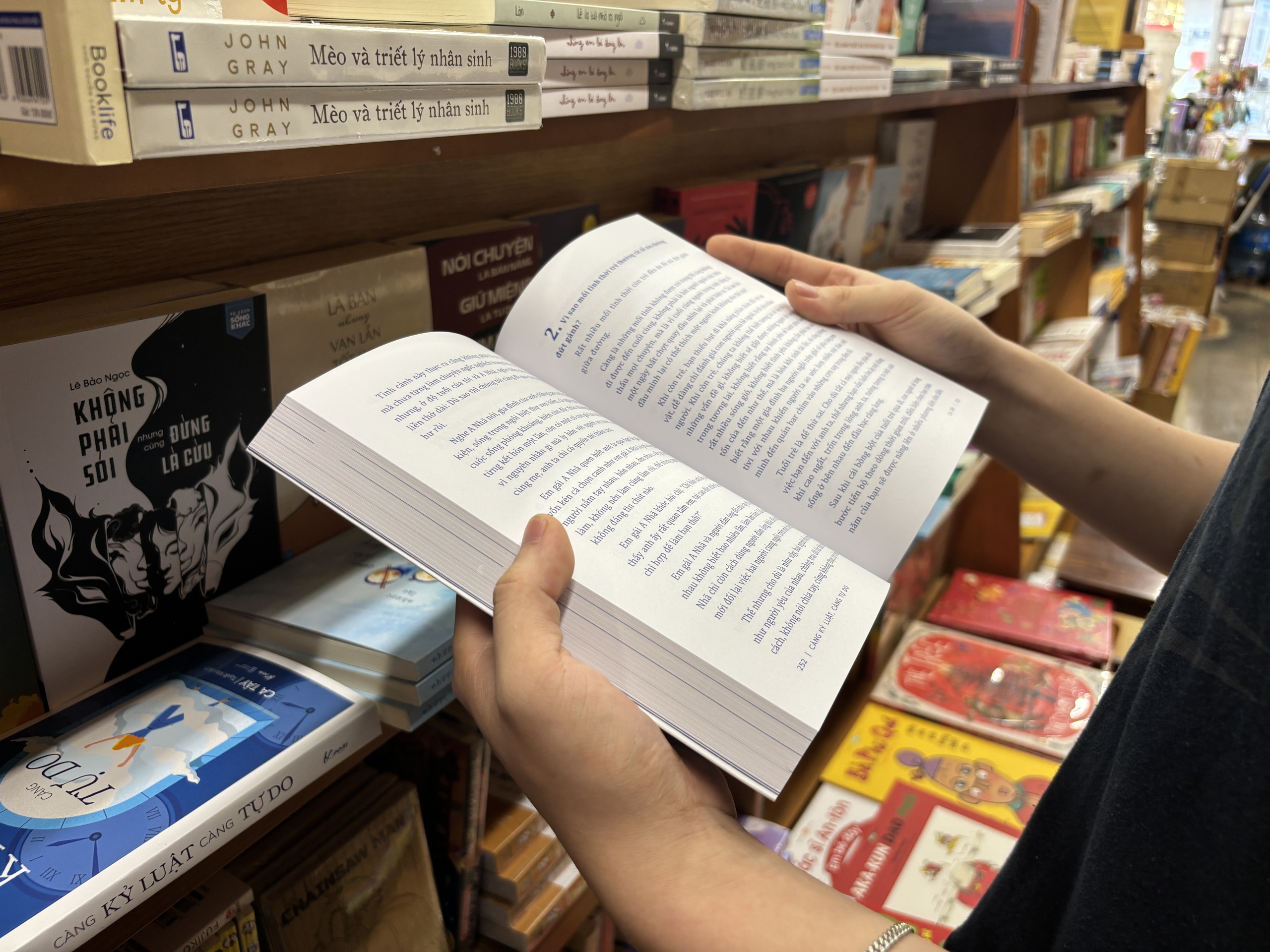 Nh&agrave; s&aacute;ch Nh&atilde; Nam vắng kh&aacute;ch sau l&ugrave;m x&ugrave;m của tổng gi&aacute;m đốc th&acirc;n mật nh&acirc;n vi&ecirc;n nữ- Ảnh 6.