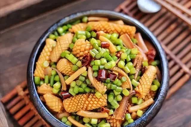 Loại rau "kh&aacute;ng khuẩn" vừa rẻ lại ngon gi&uacute;p giảm vi&ecirc;m, tăng cường đề kh&aacute;ng- Ảnh 1.