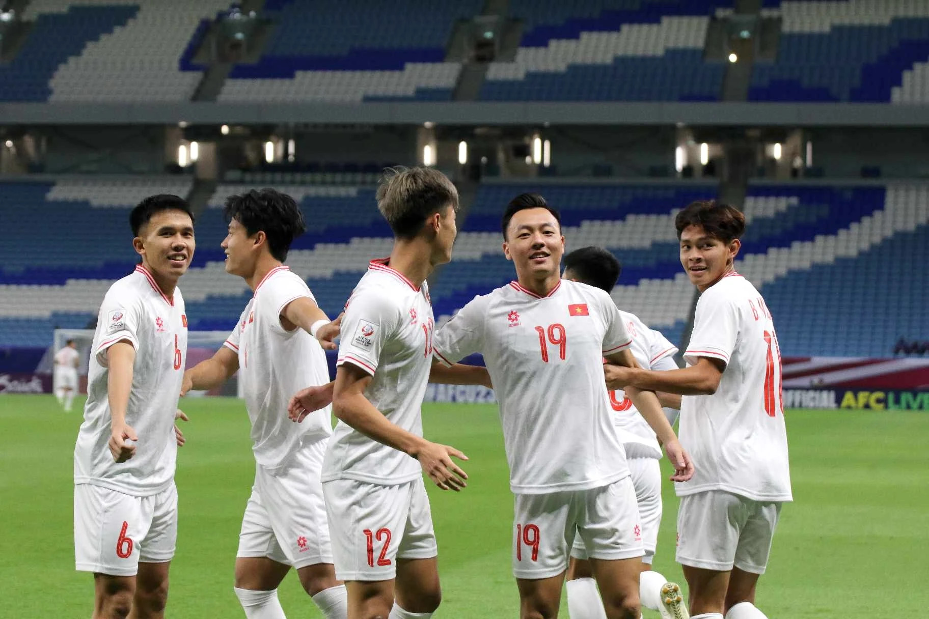 B&aacute;o Malaysia lo đội nh&agrave; l&acirc;m nguy v&igrave; hai ng&ocirc;i sao n&agrave;y của U23 Việt Nam- Ảnh 2.