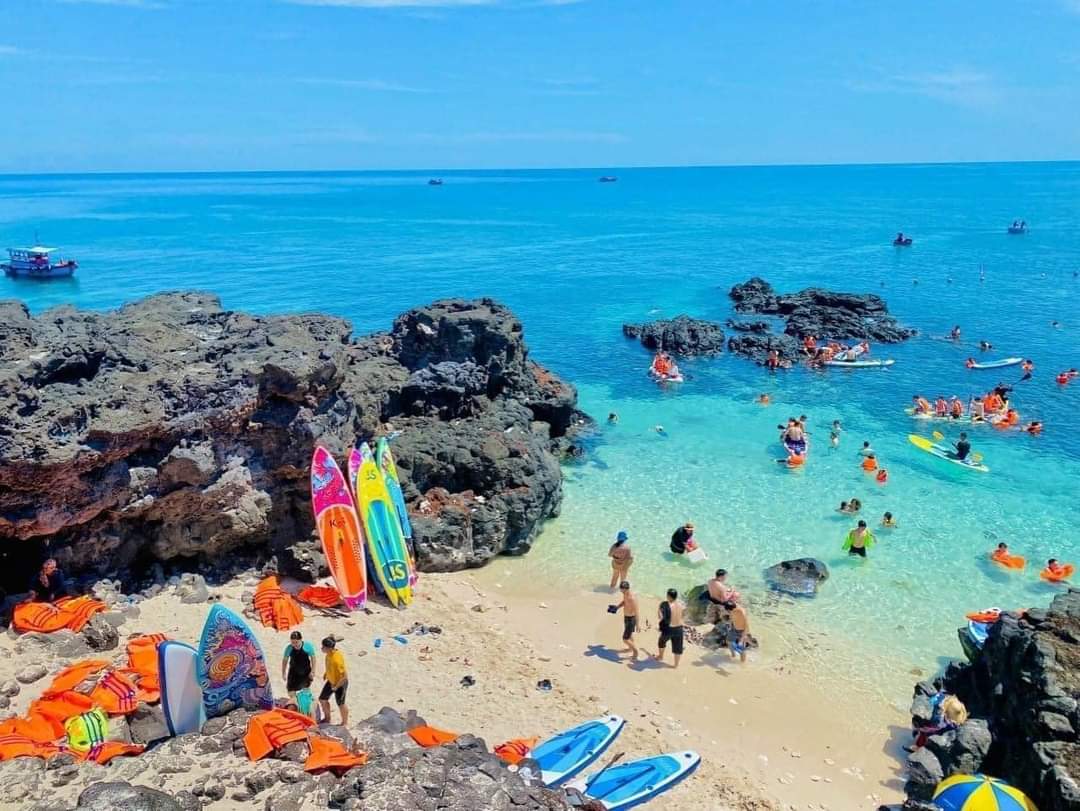 Đến L&yacute; Sơn ngắm trầm t&iacute;ch c&aacute;c đợt phun tr&agrave;o n&uacute;i lửa h&agrave;ng triệu năm- Ảnh 8.