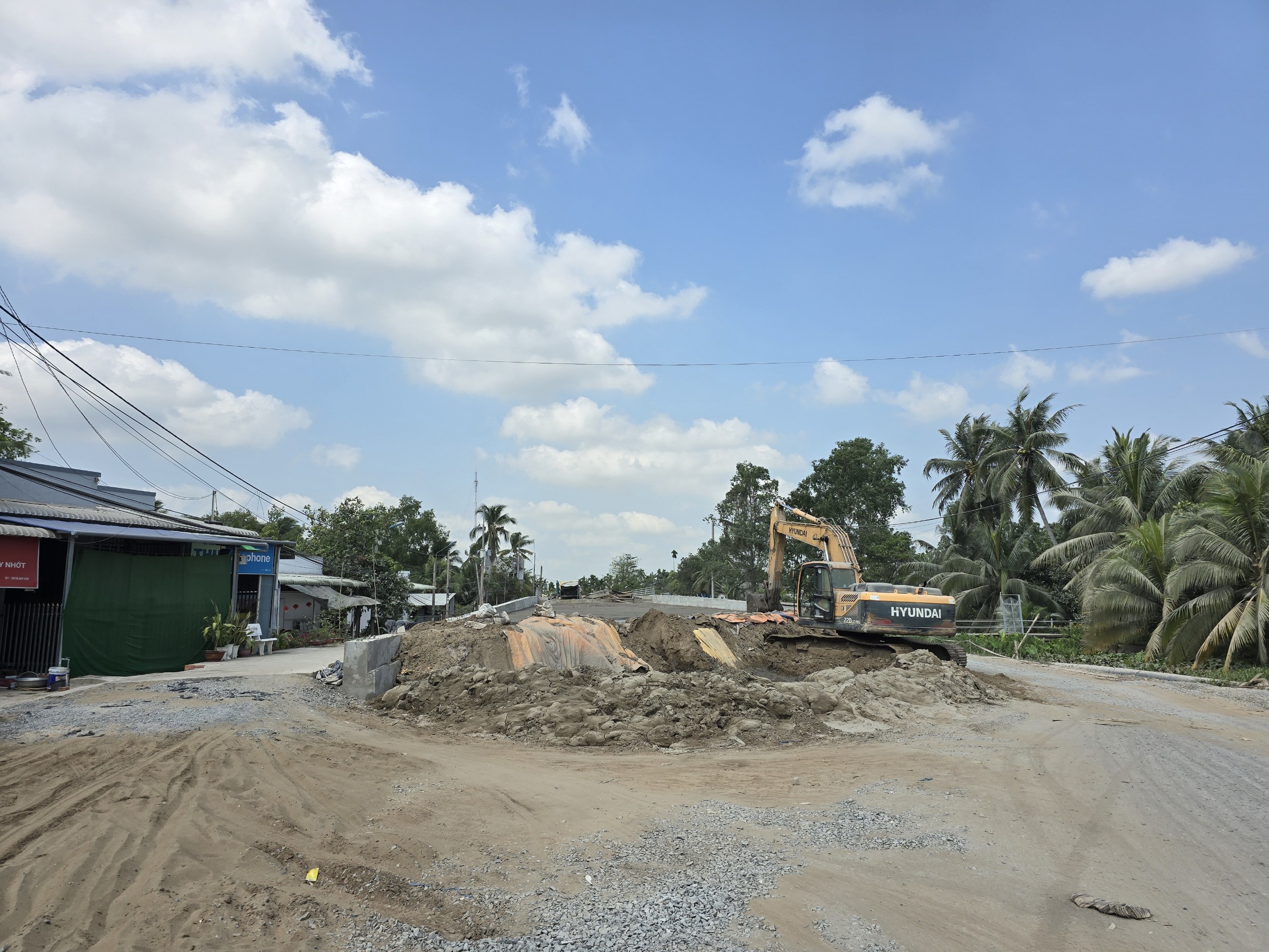 Giá cát thương mại tăng gần 50%, đường Vành đai phía Tây ở Cần Thơ gặp khó- Ảnh 1. Giá cát thương mại tăng gần 50%, đường Vành đai phía Tây ở Cần Thơ gặp khó- Ảnh 1.