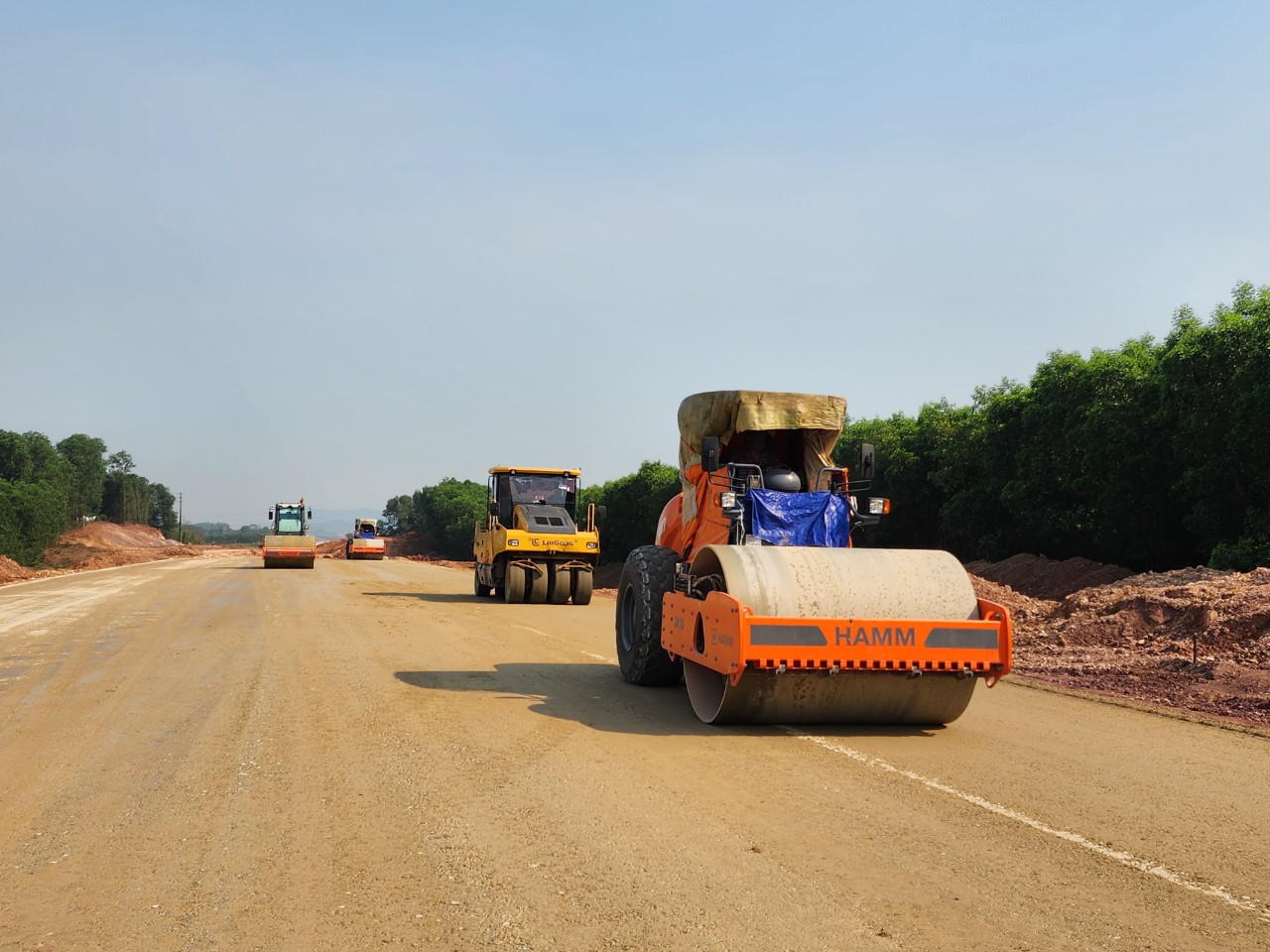 Tiến độ cao tốc qua H&agrave; Tĩnh, Quảng B&igrave;nh hiện ra sao?- Ảnh 1.