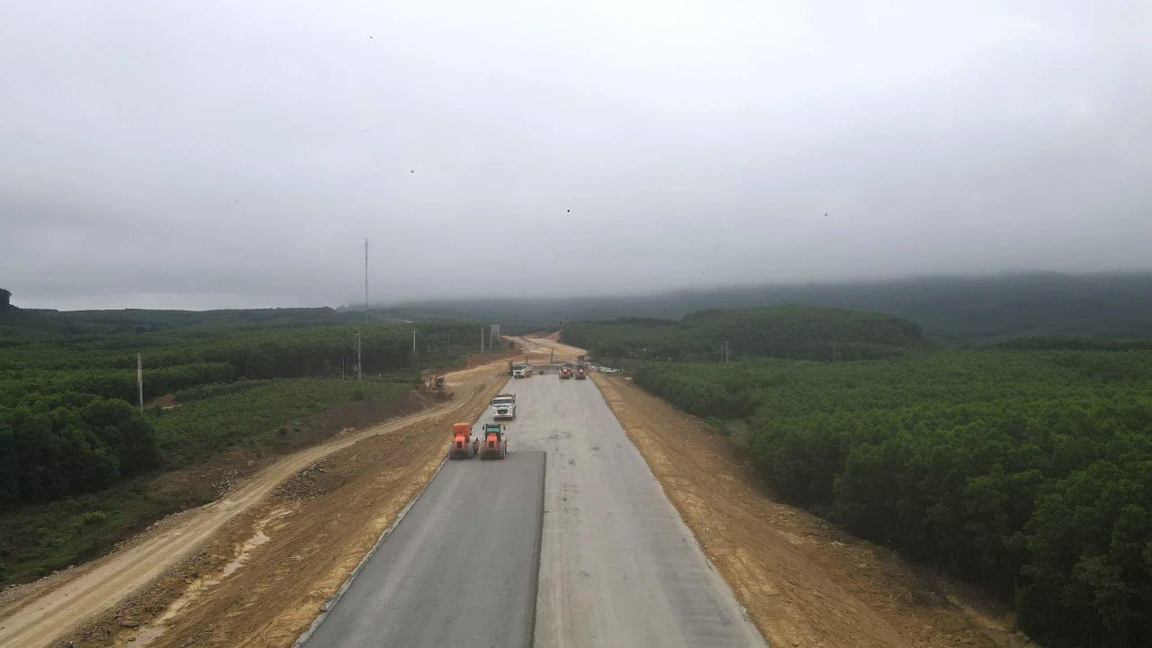 Tiến độ cao tốc qua H&agrave; Tĩnh, Quảng B&igrave;nh hiện ra sao?- Ảnh 2.