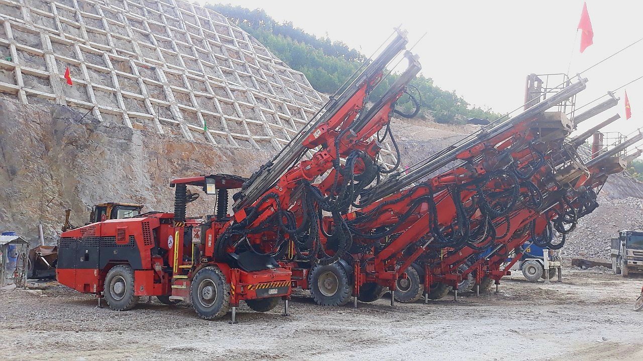 Vượt kh&oacute; th&ocirc;ng hầm Sơn Triệu tr&ecirc;n cao tốc Quy Nhơn - Ch&iacute; Thạnh trước 1 th&aacute;ng- Ảnh 8.