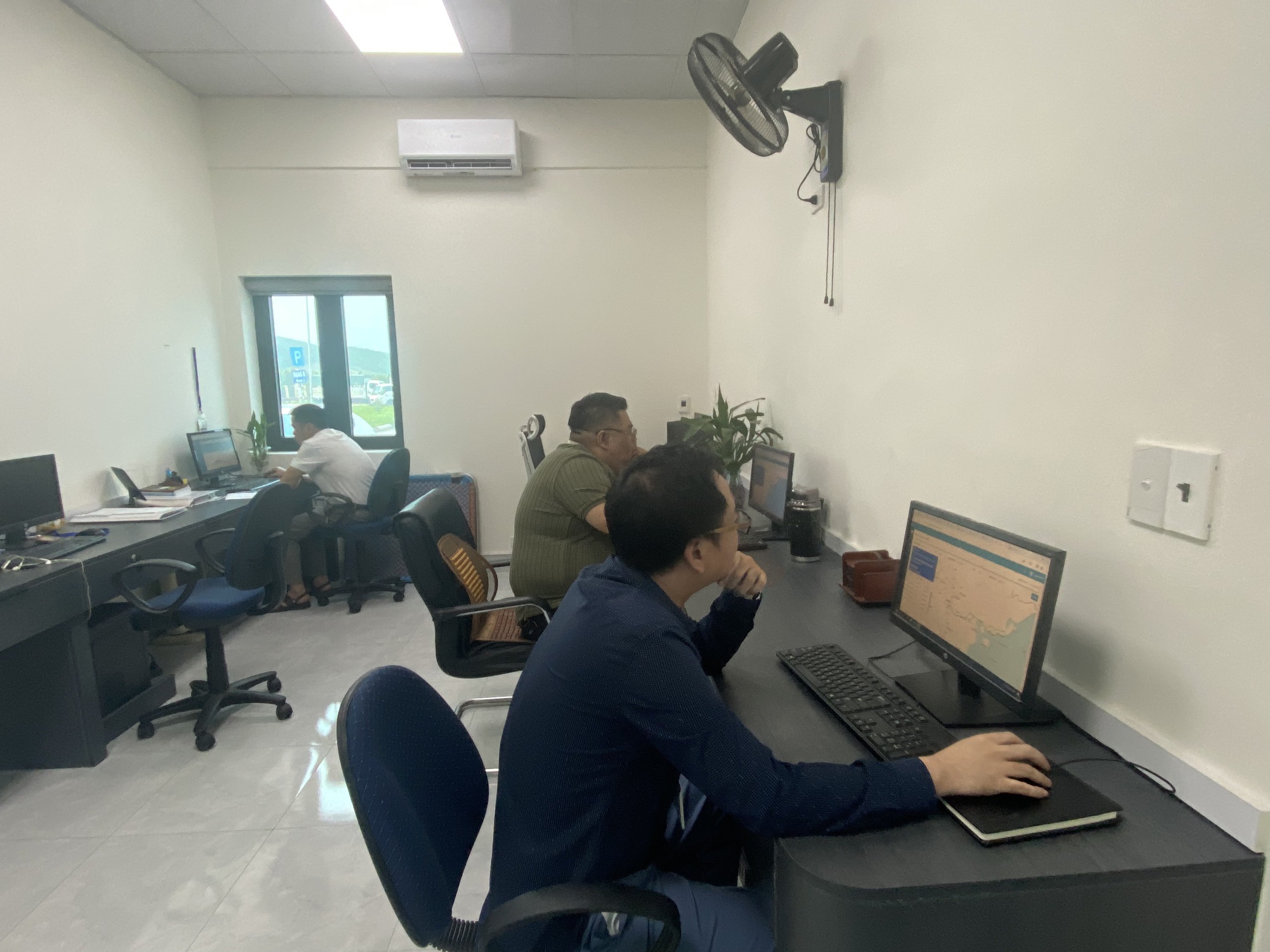 Quảng Ninh: Ngồi nh&agrave; vẫn quản chặt, xử nghi&ecirc;m xe kinh doanh vận tải- Ảnh 2.