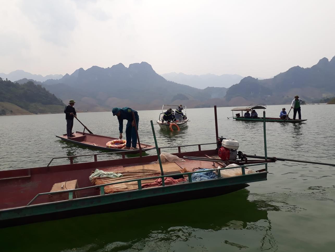 Huy động gần 400 người t&igrave;m nạn nh&acirc;n mất t&iacute;ch v&igrave; lật thuyền ở Lai Ch&acirc;u- Ảnh 4.