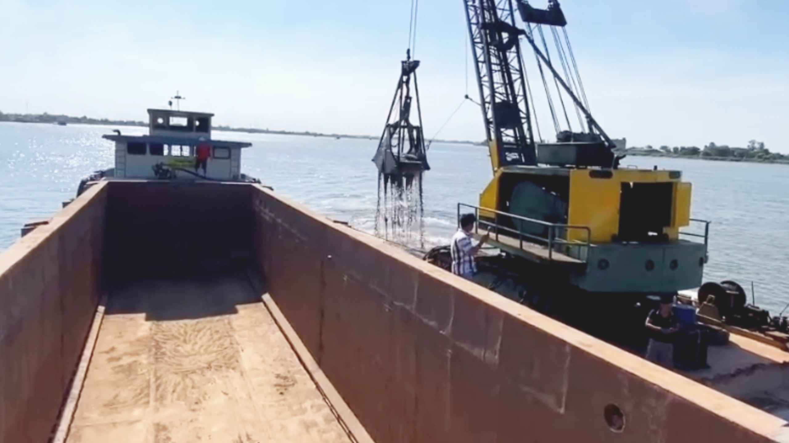 Khai th&aacute;c mỏ c&aacute;t thứ ba ở An Giang phục vụ thi c&ocirc;ng cao tốc trục ngang miền T&acirc;y- Ảnh 1.