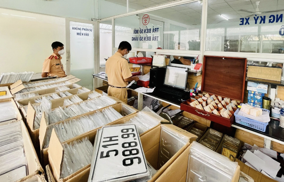 Đấu gi&aacute; th&agrave;nh c&ocirc;ng hơn 15.000 biển số xe, nộp ng&acirc;n s&aacute;ch gần 1.400 tỷ đồng- Ảnh 1.